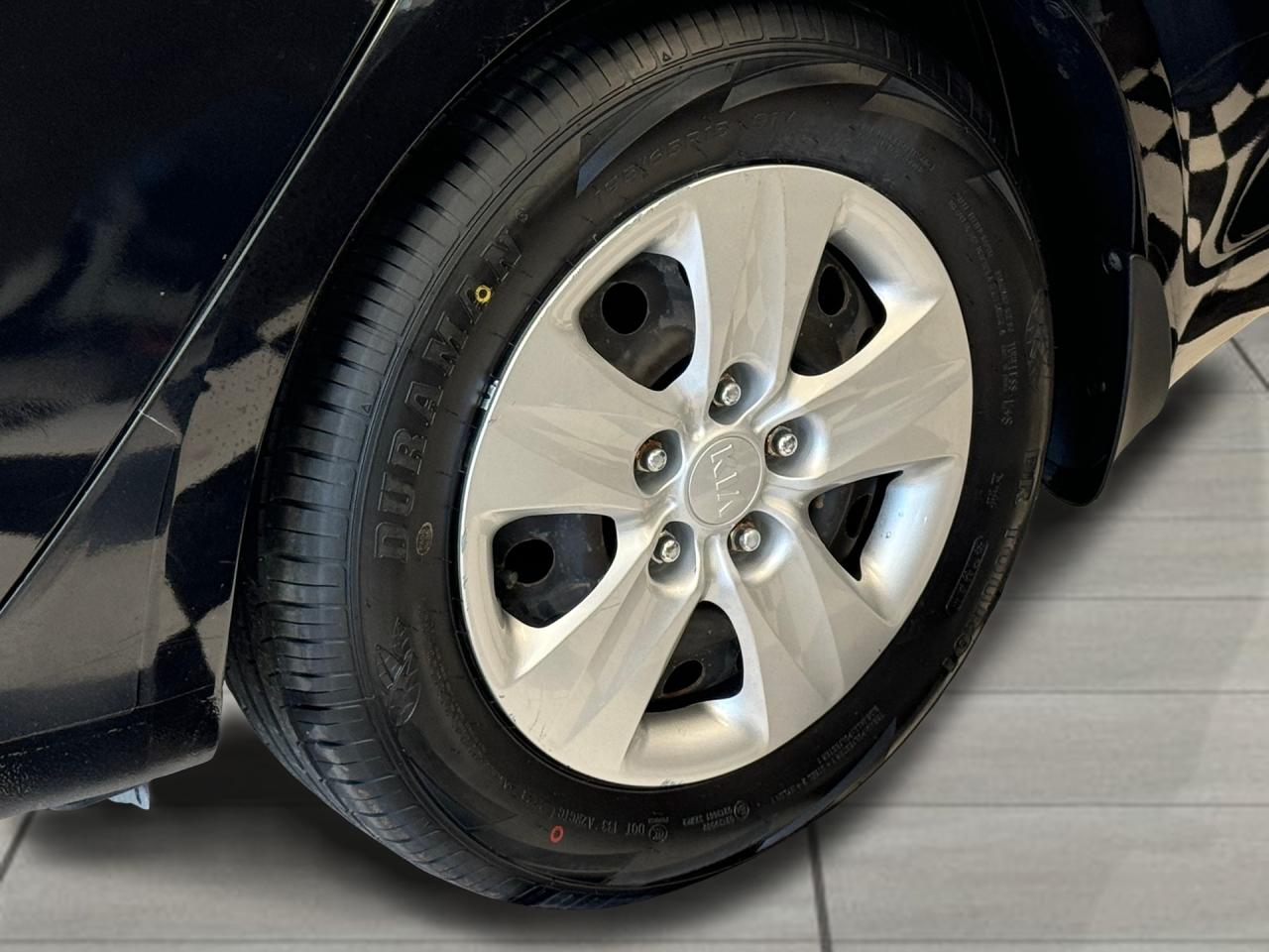 2017 Kia Forte LX+Camera+Heated Seats+ApplePlay+CLEAN CARFAX Photo