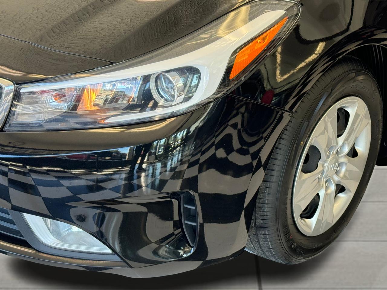 2017 Kia Forte LX+Camera+Heated Seats+ApplePlay+CLEAN CARFAX Photo