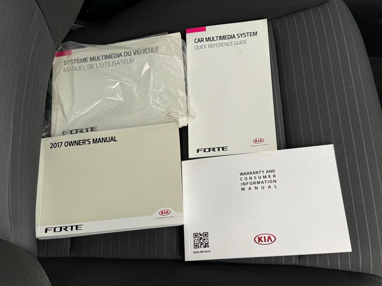 2017 Kia Forte LX+Camera+Heated Seats+ApplePlay+CLEAN CARFAX Photo