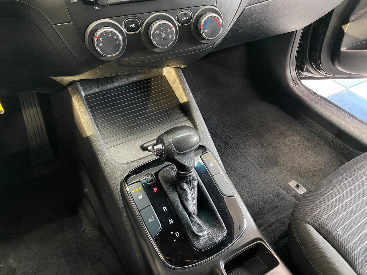 2017 Kia Forte LX+Camera+Heated Seats+ApplePlay+CLEAN CARFAX Photo