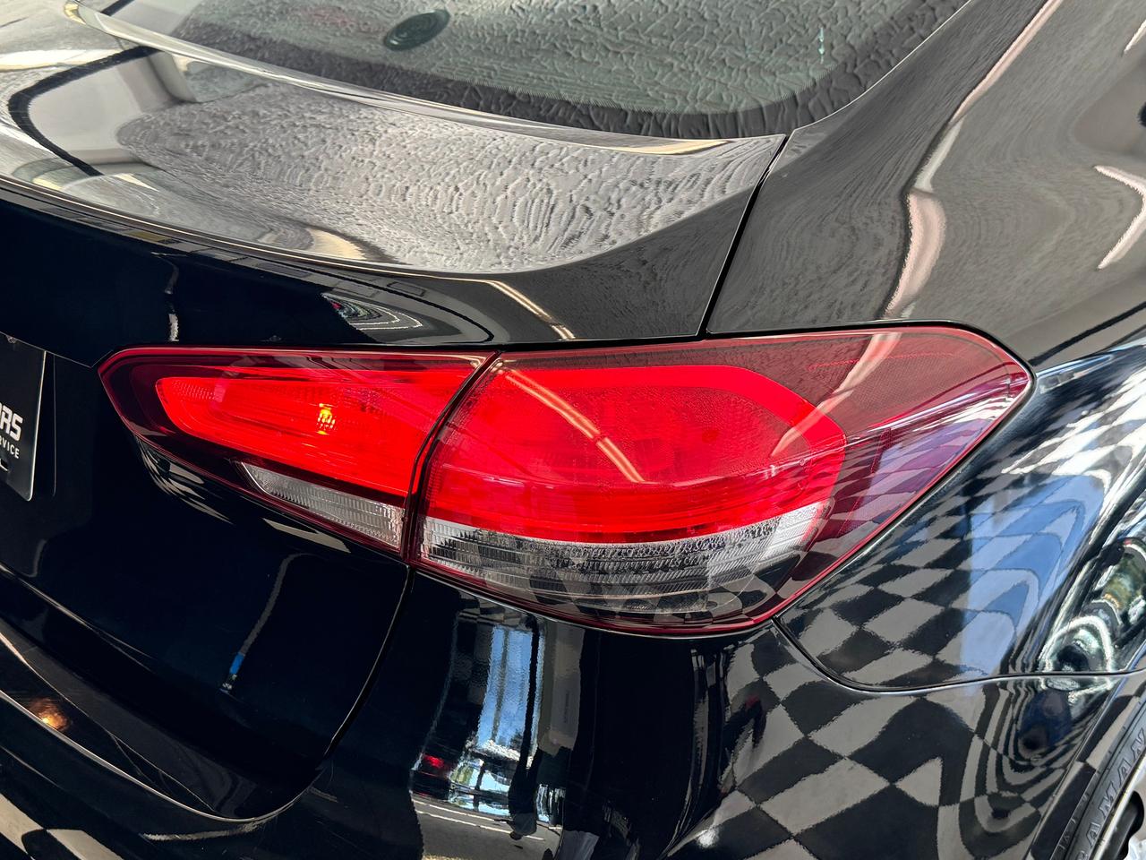 2017 Kia Forte LX+Camera+Heated Seats+ApplePlay+CLEAN CARFAX Photo