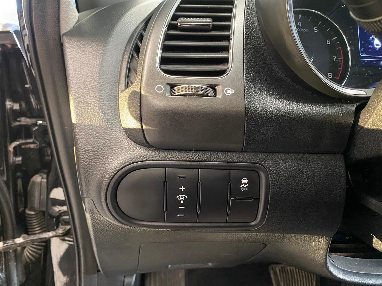 2017 Kia Forte LX+Camera+Heated Seats+ApplePlay+CLEAN CARFAX Photo