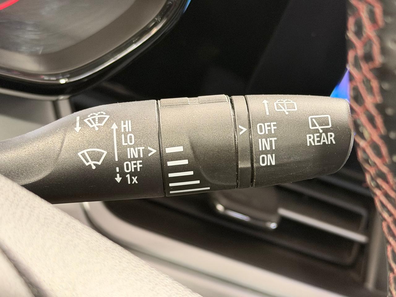 2024 Chevrolet Trax 1RS+Previous Lease LikeNew! ONE OWNER+CLEAN CARFAX Photo