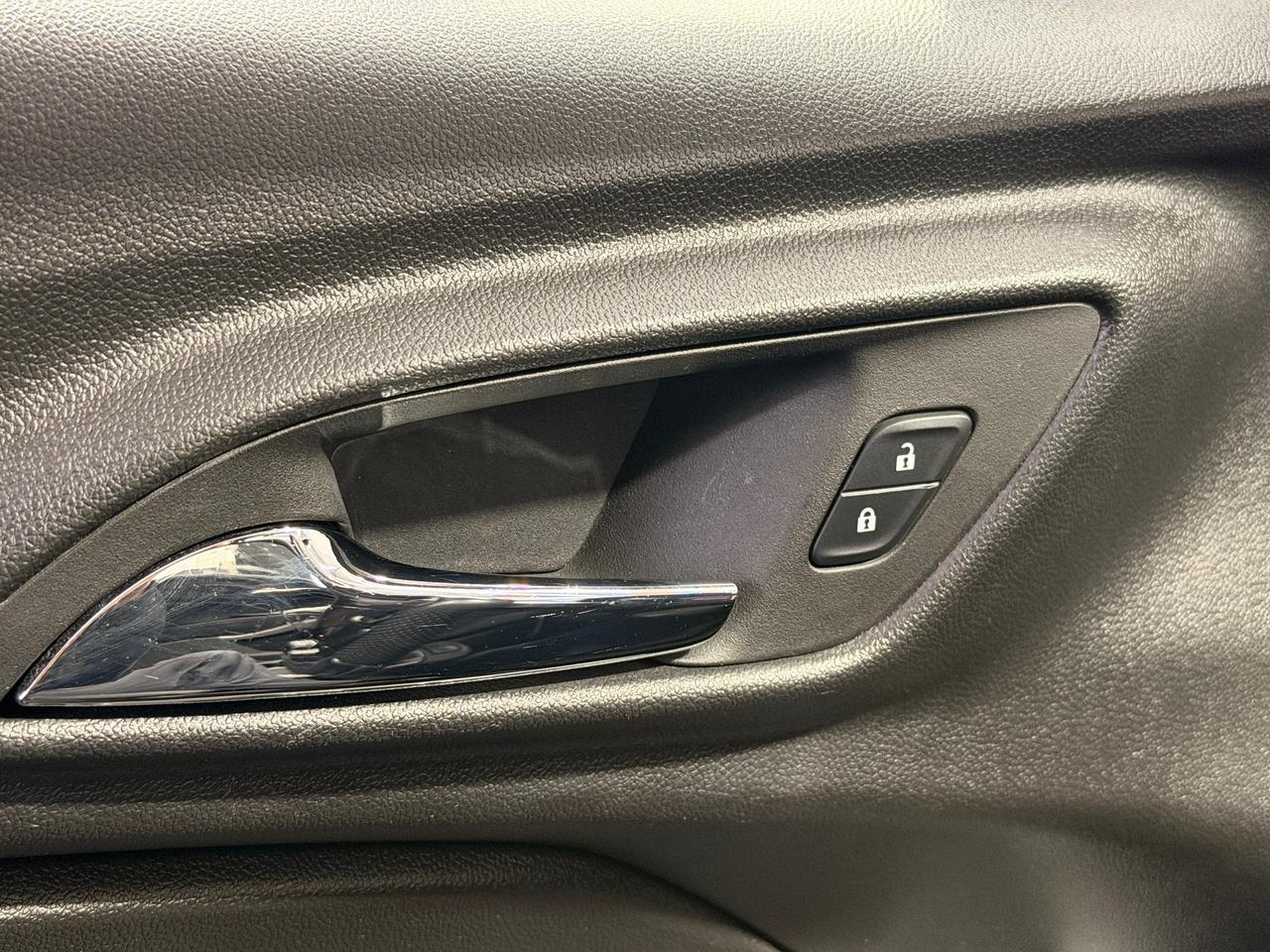 2024 Chevrolet Trax 1RS+Previous Lease LikeNew! ONE OWNER+CLEAN CARFAX Photo