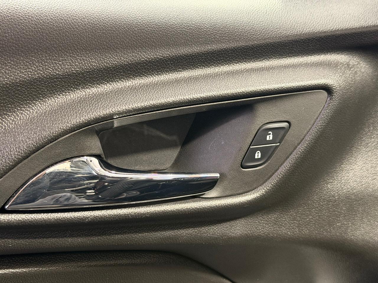 2024 Chevrolet Trax 1RS+Previous Lease LikeNew! ONE OWNER+CLEAN CARFAX Photo