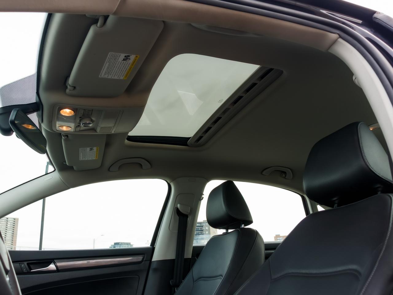 2021 Volkswagen Passat Highline| CLEAN CARFAX| NO ACCIDENTS| Photo