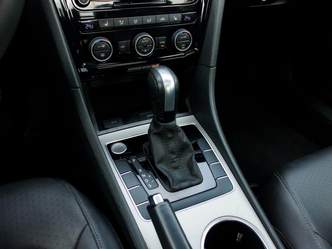 2021 Volkswagen Passat Highline| CLEAN CARFAX| NO ACCIDENTS| Photo