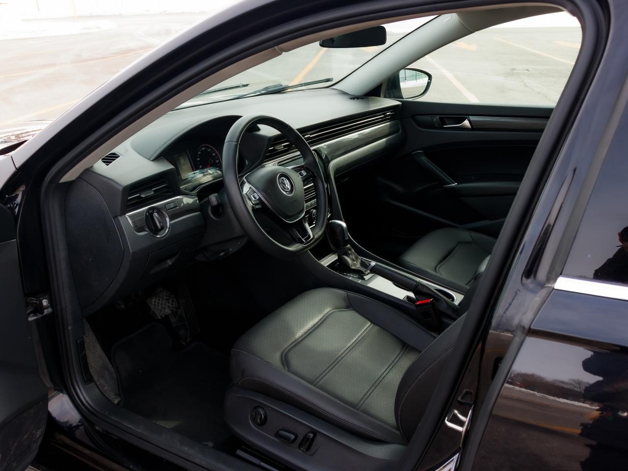 2021 Volkswagen Passat Highline| CLEAN CARFAX| NO ACCIDENTS| Photo