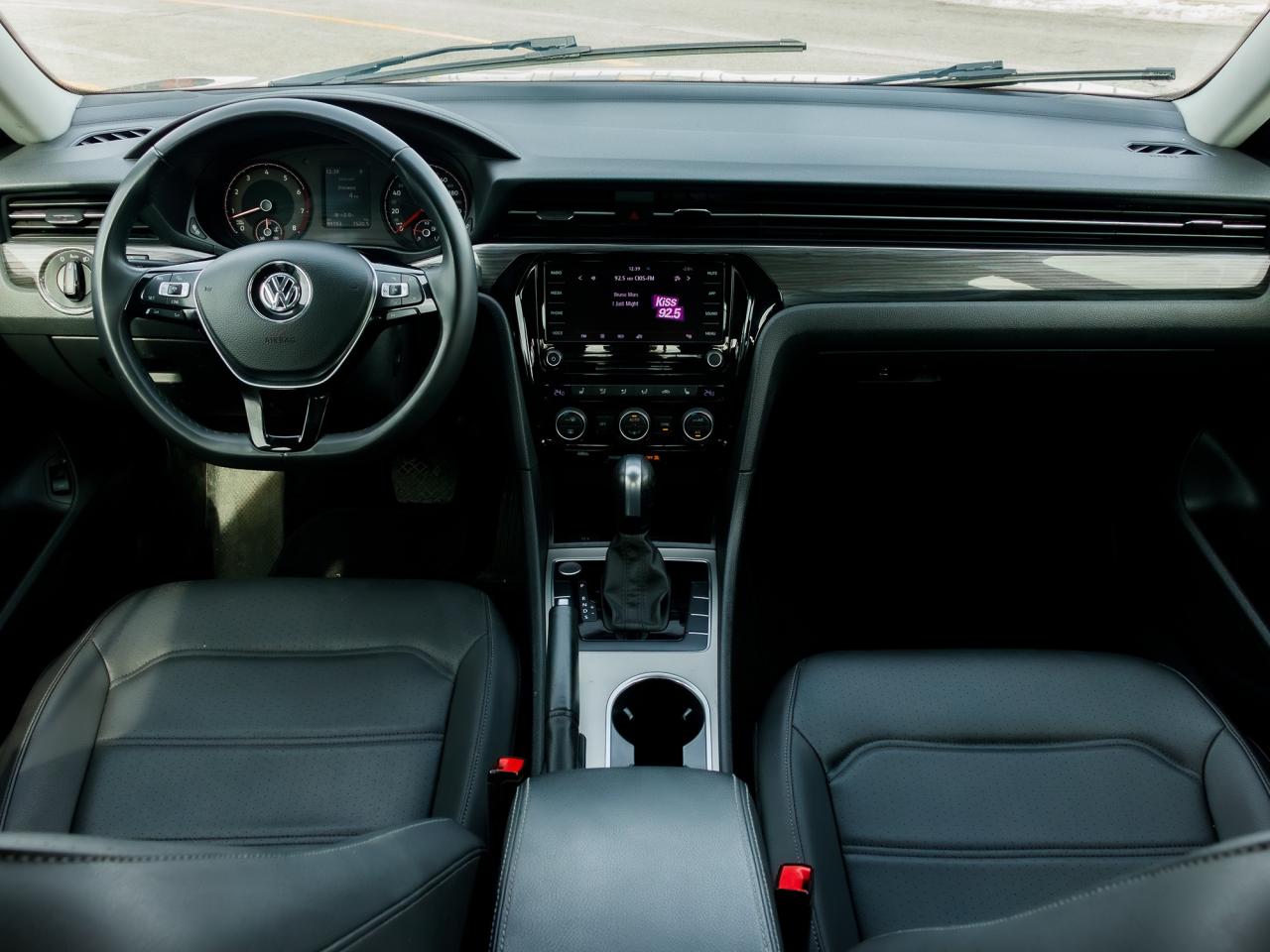 2021 Volkswagen Passat Highline| CLEAN CARFAX| NO ACCIDENTS| Photo