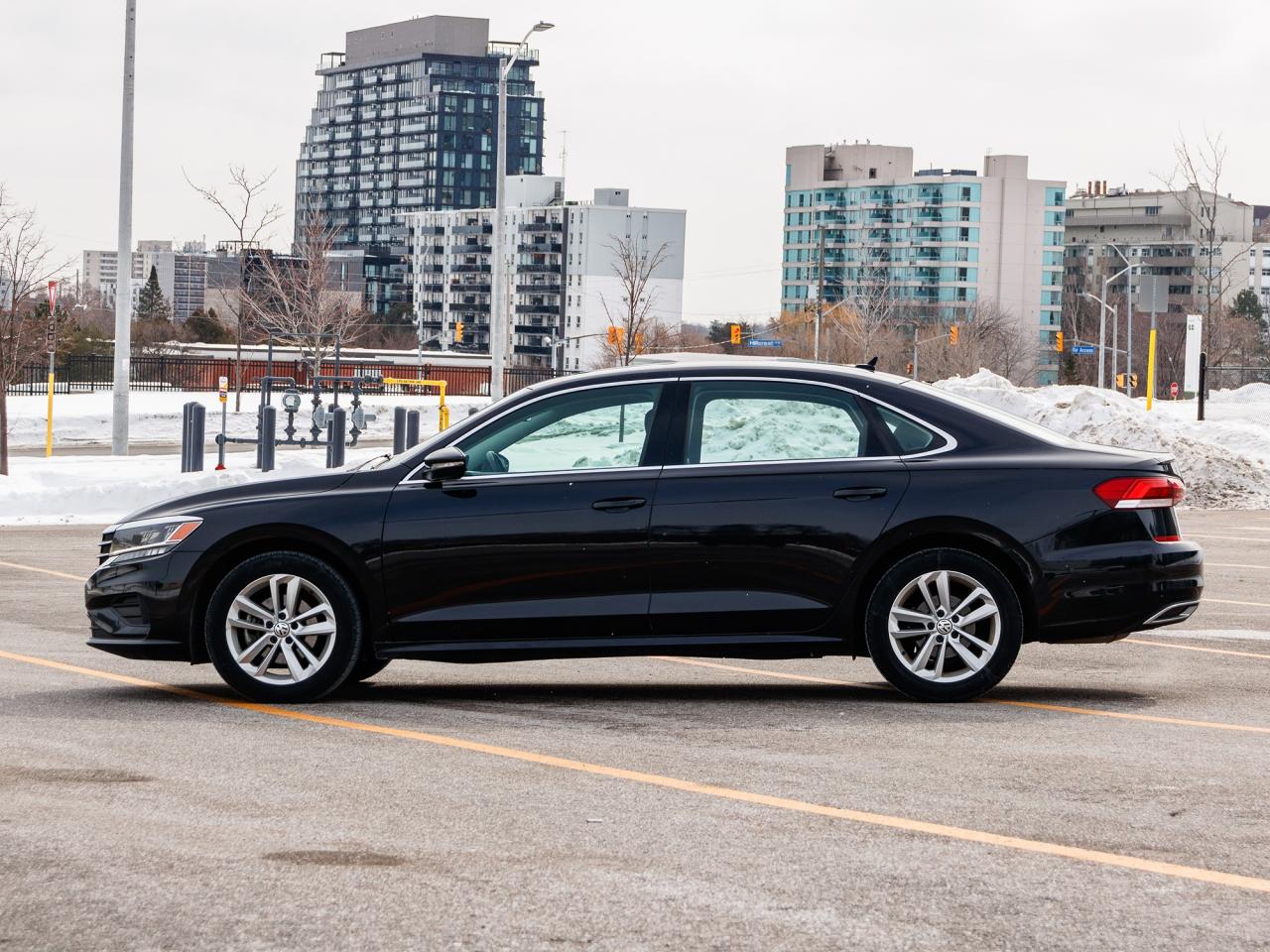 2021 Volkswagen Passat Highline| CLEAN CARFAX| NO ACCIDENTS| Photo