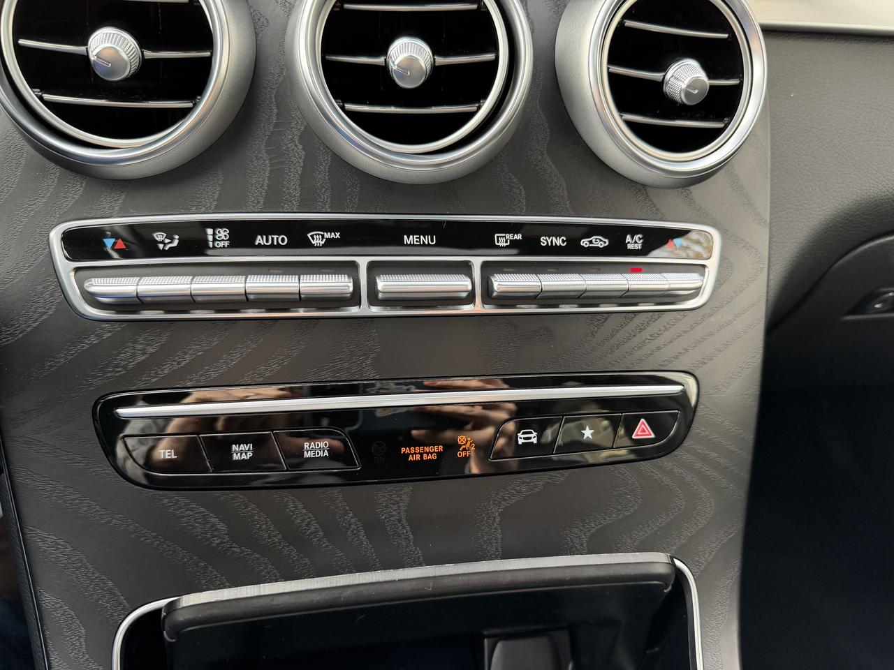 2023 Mercedes-Benz GLC-Class GLC 300 - SPORT PKG, PREM PKG, INTELL DRIVE PKG!! Photo
