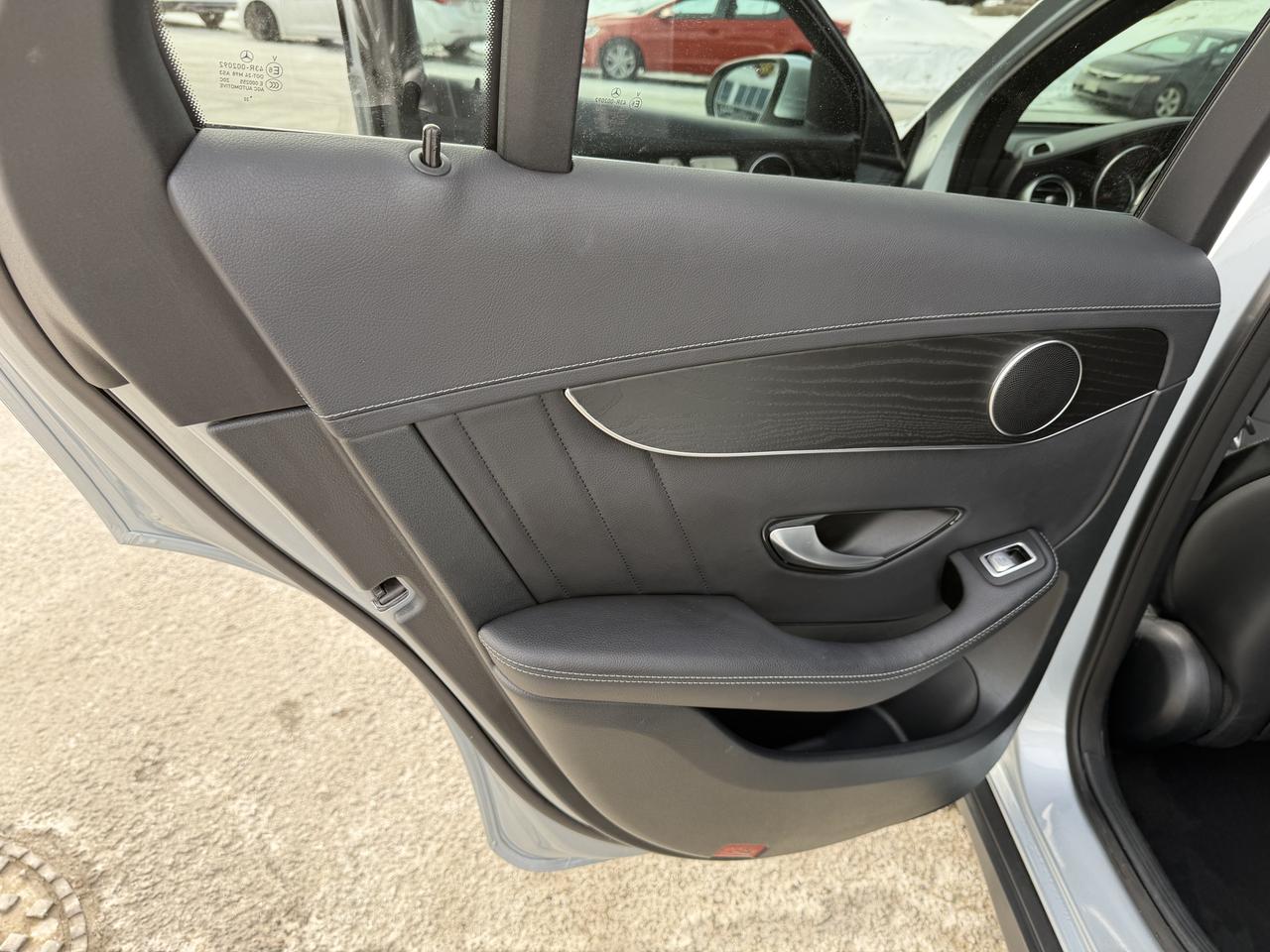 2023 Mercedes-Benz GLC-Class GLC 300 - SPORT PKG, PREM PKG, INTELL DRIVE PKG!! - Photo #34