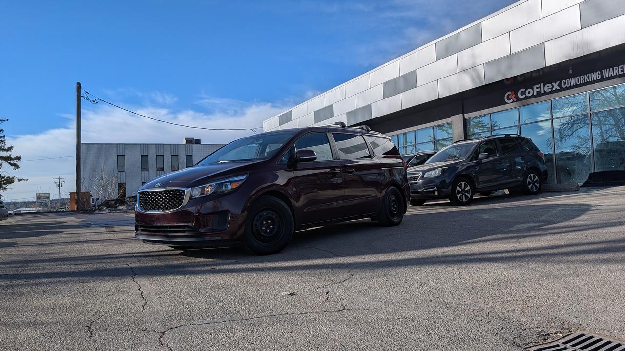 2018 Kia Sedona LX - Photo #1