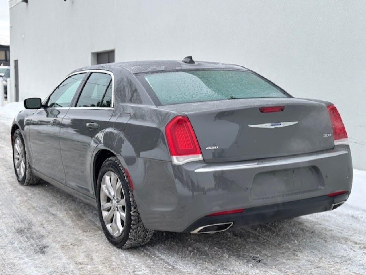 2018 Chrysler 300 TOURING AWD **LEATHER-CAMERA-HEATED SEATS-1 OWNER** Photo
