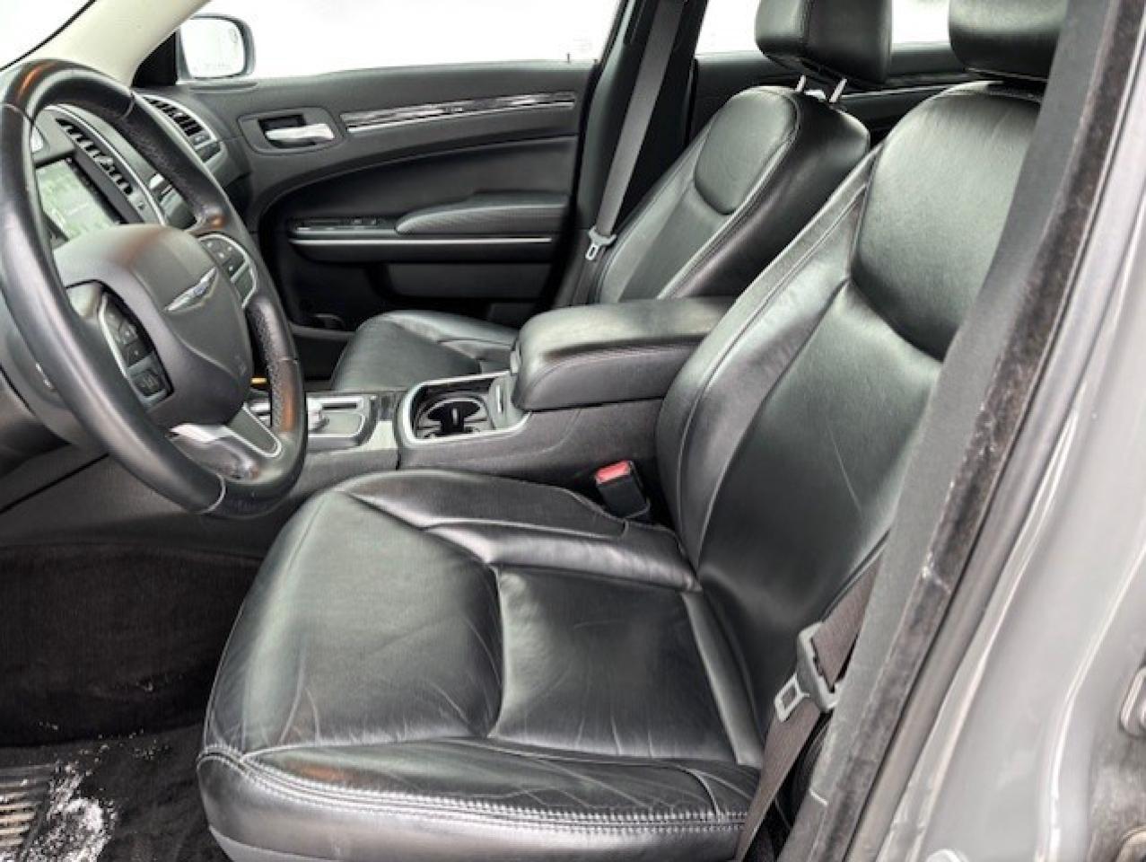 2018 Chrysler 300 TOURING AWD **LEATHER-CAMERA-HEATED SEATS-1 OWNER** Photo