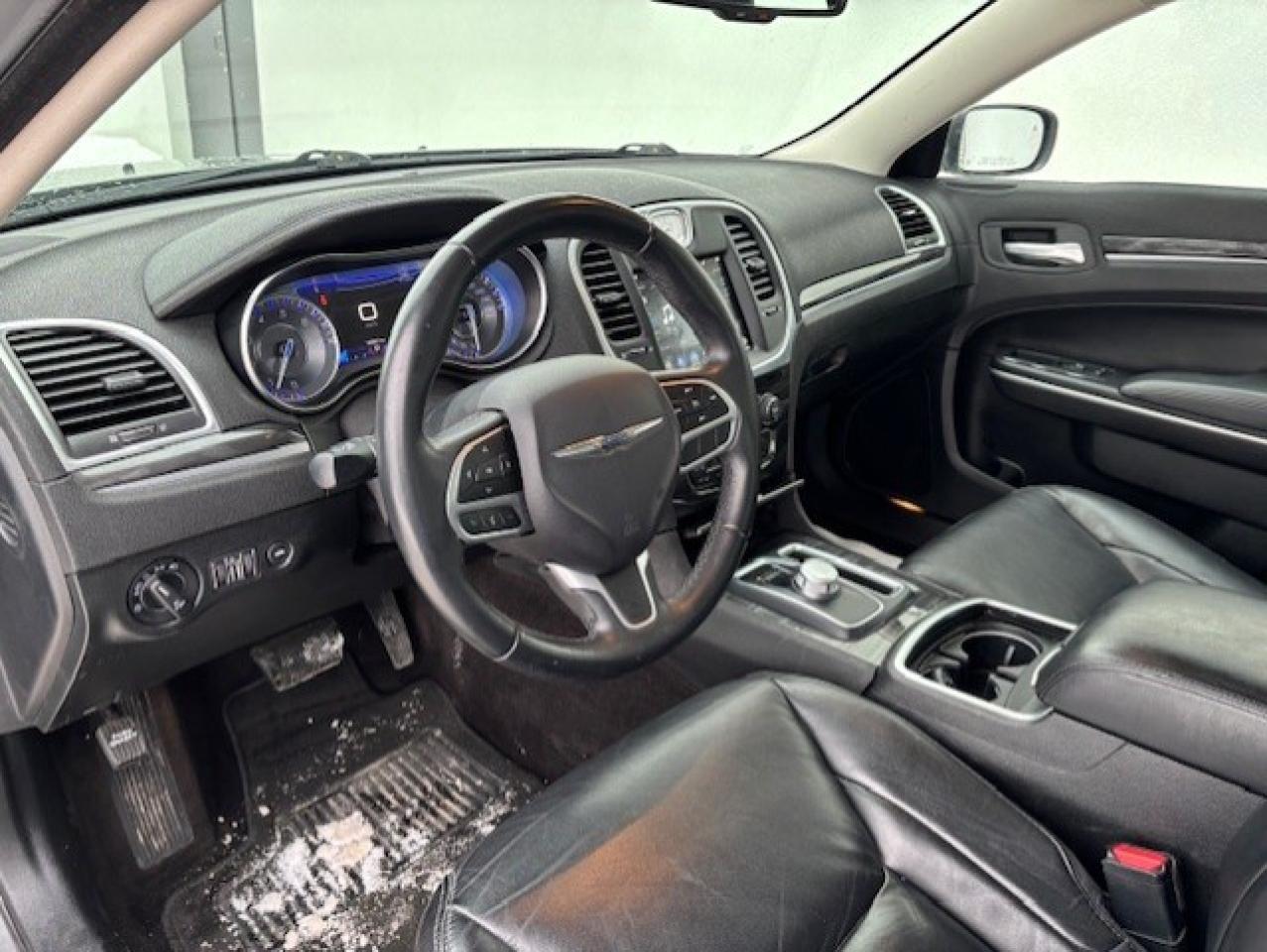 2018 Chrysler 300 TOURING AWD **LEATHER-CAMERA-HEATED SEATS-1 OWNER** Photo