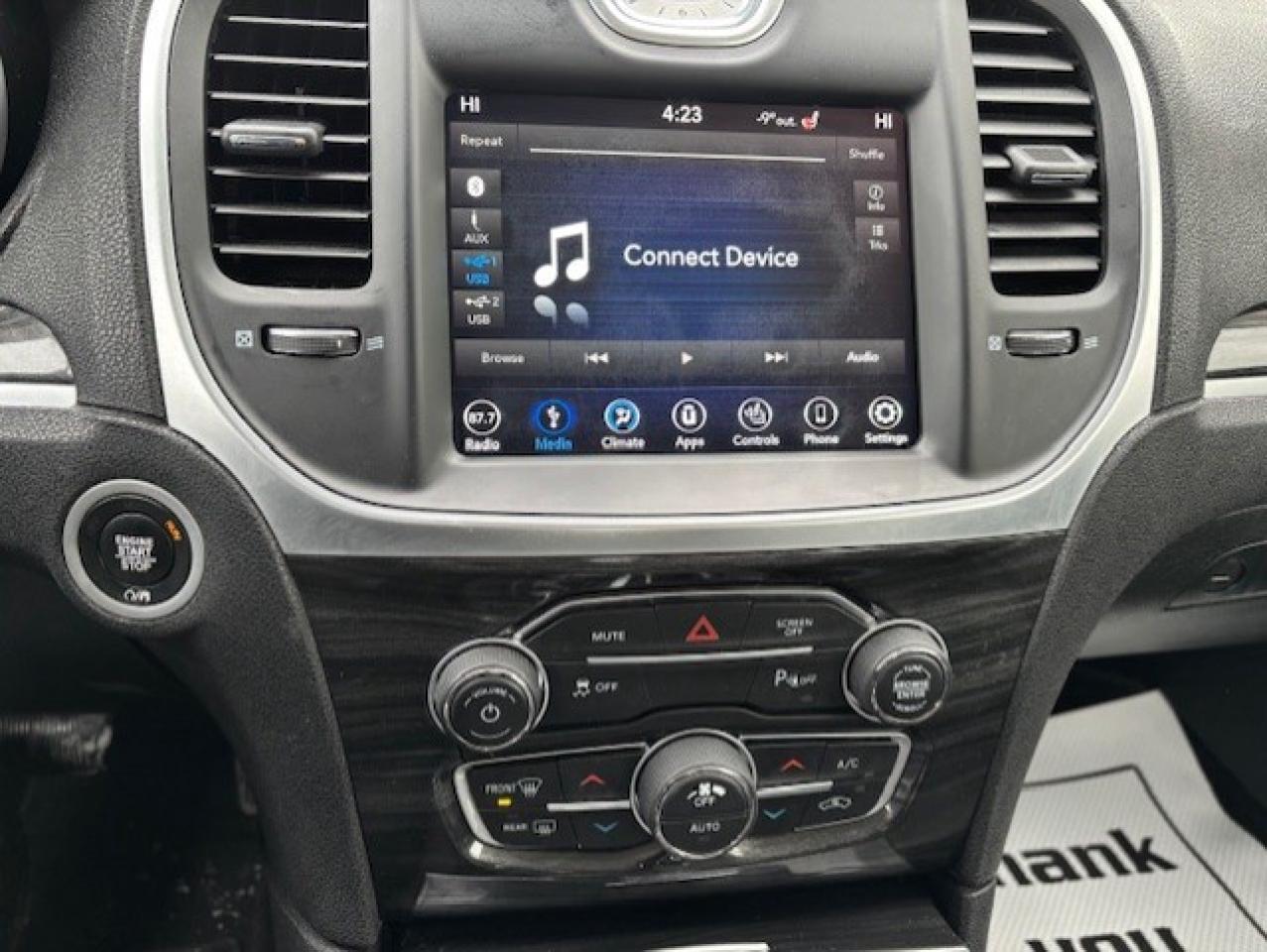 2018 Chrysler 300 TOURING AWD **LEATHER-CAMERA-HEATED SEATS-1 OWNER** Photo