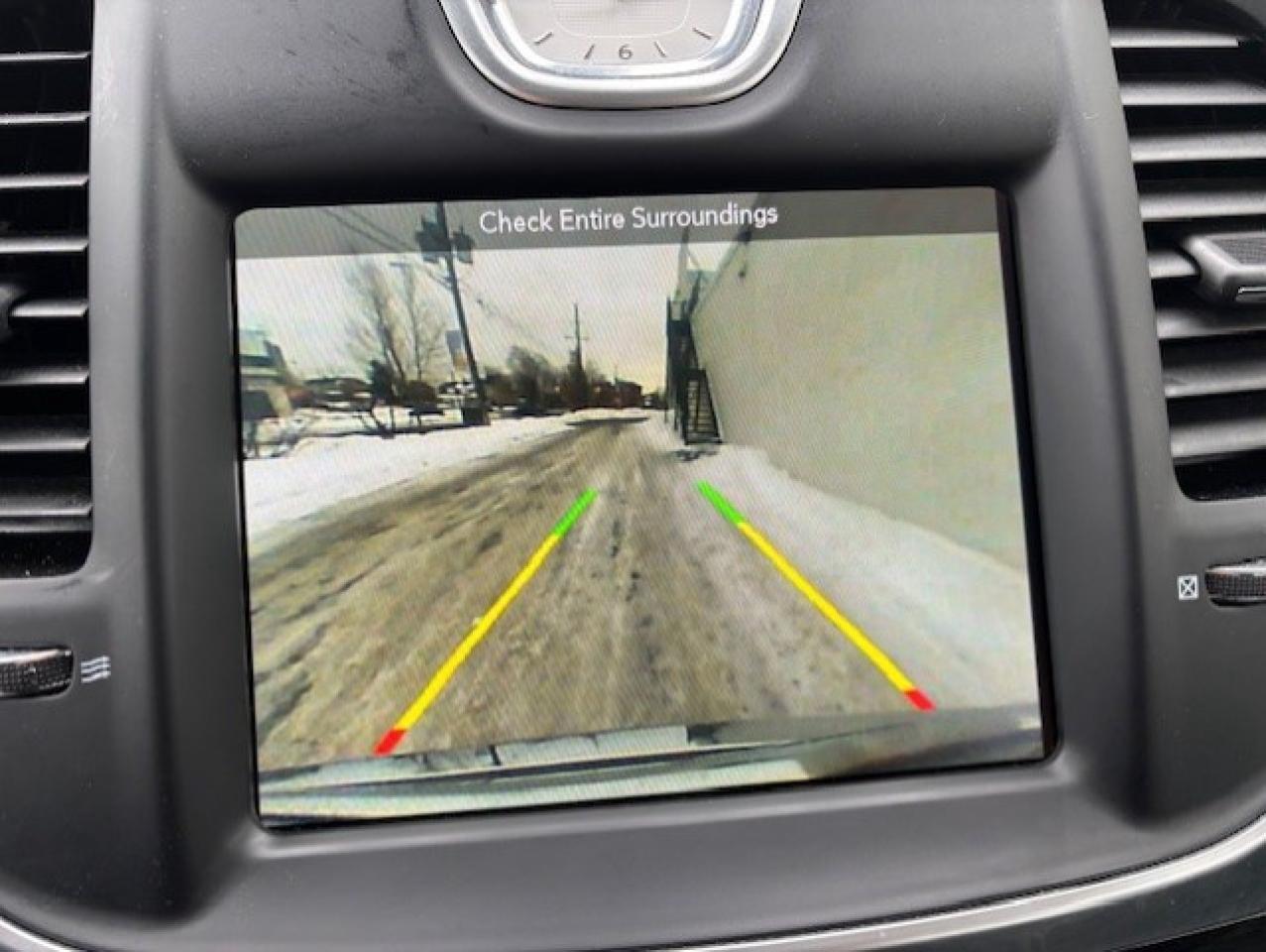 2018 Chrysler 300 TOURING AWD **LEATHER-CAMERA-HEATED SEATS-1 OWNER** Photo