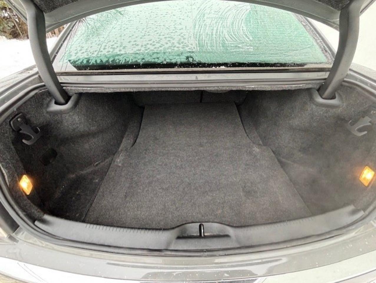 2018 Chrysler 300 TOURING AWD **LEATHER-CAMERA-HEATED SEATS-1 OWNER** Photo