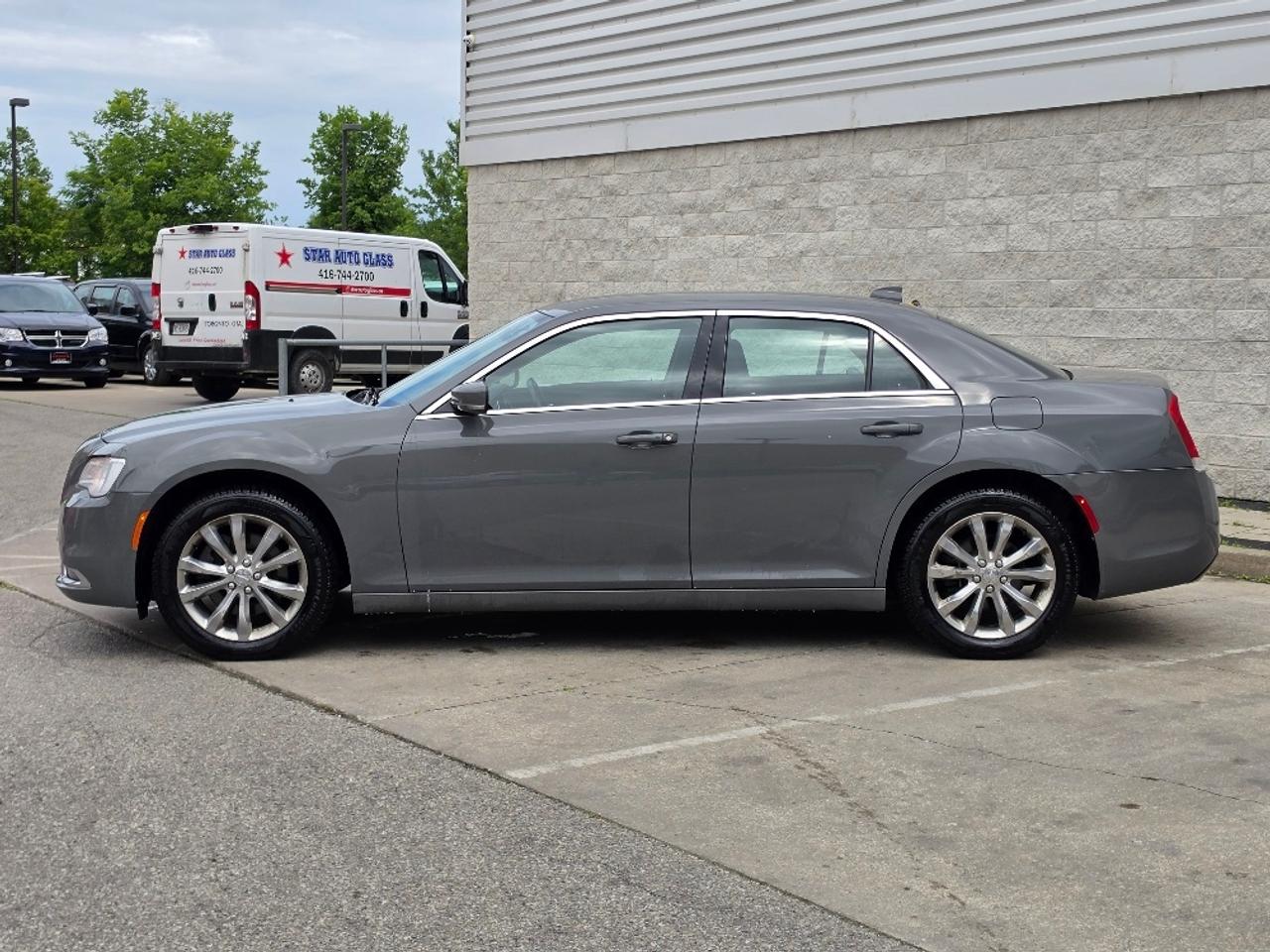 2018 Chrysler 300 TOURING AWD **LEATHER-CAMERA-HEATED SEATS-1 OWNER** Photo