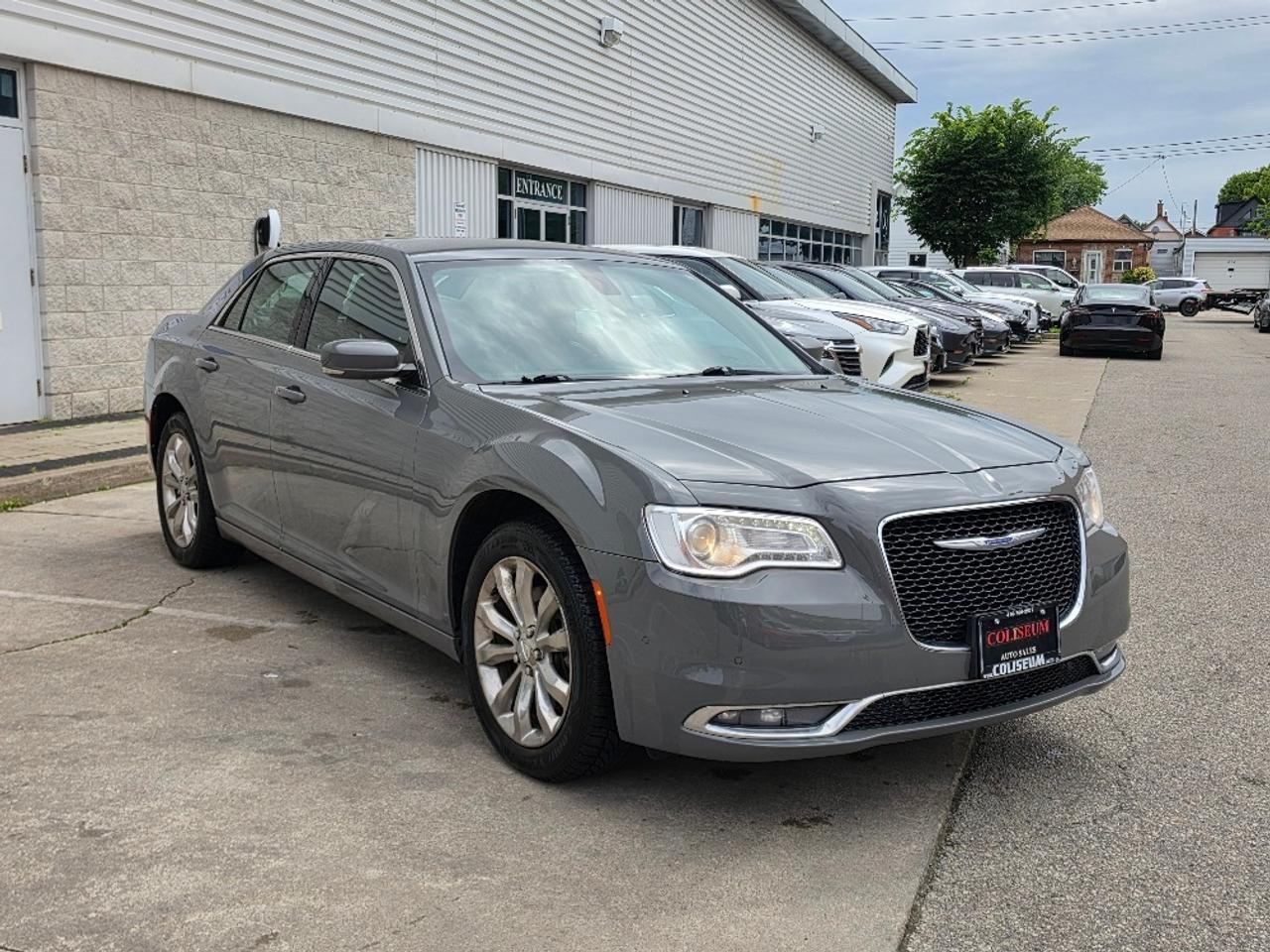 2018 Chrysler 300 TOURING AWD **LEATHER-CAMERA-HEATED SEATS-1 OWNER** Photo
