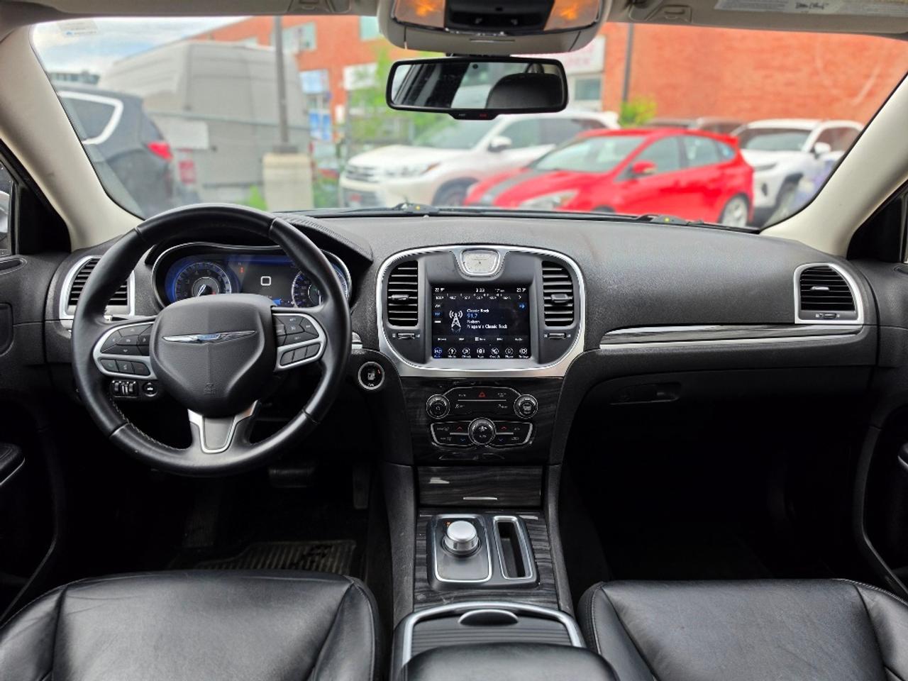 2018 Chrysler 300 TOURING AWD **LEATHER-CAMERA-HEATED SEATS-1 OWNER** Photo