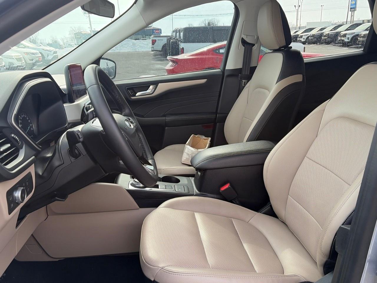 2022 Ford Escape SEL Hybrid AWD Photo