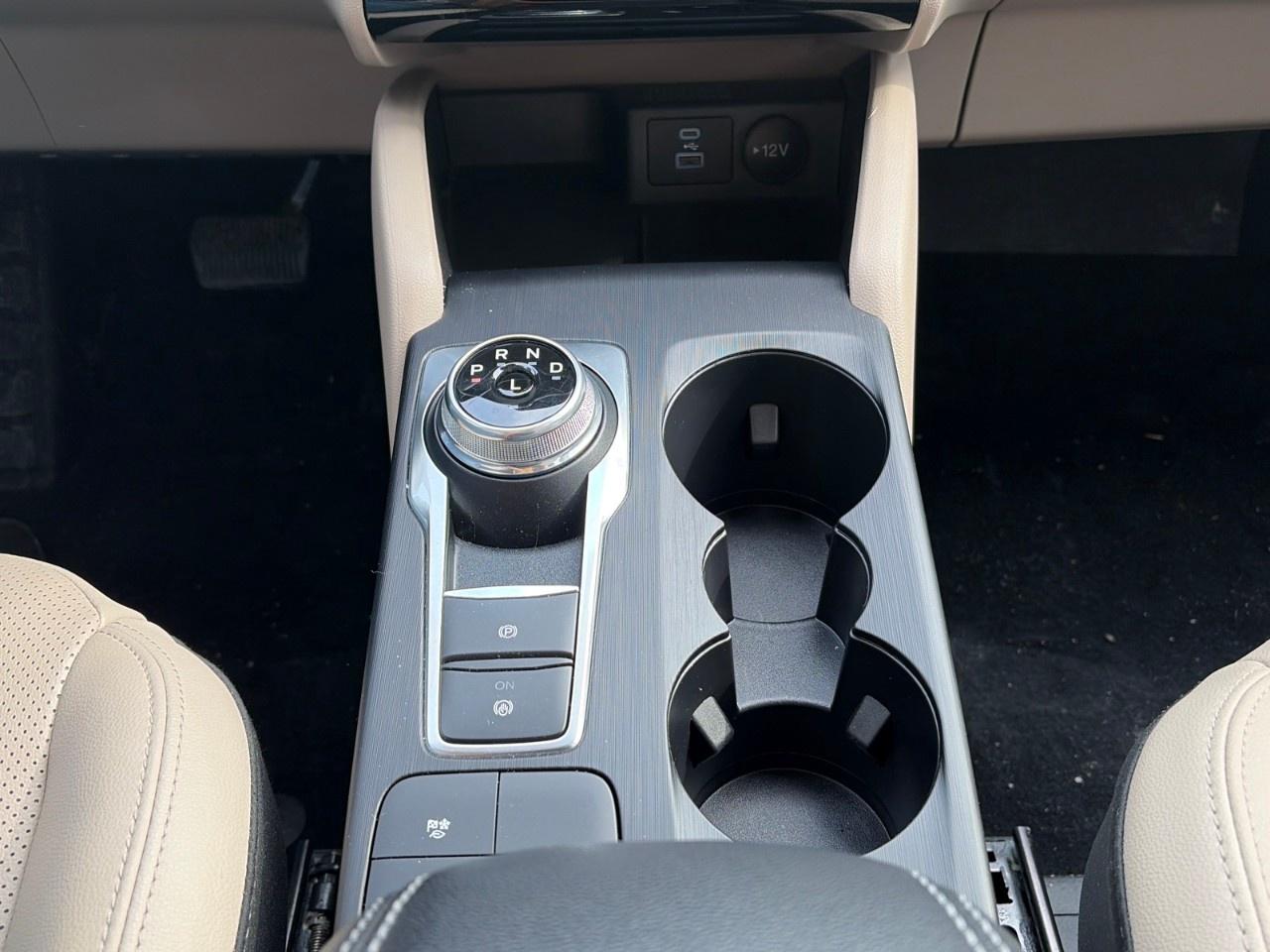 2022 Ford Escape SEL Hybrid AWD Photo