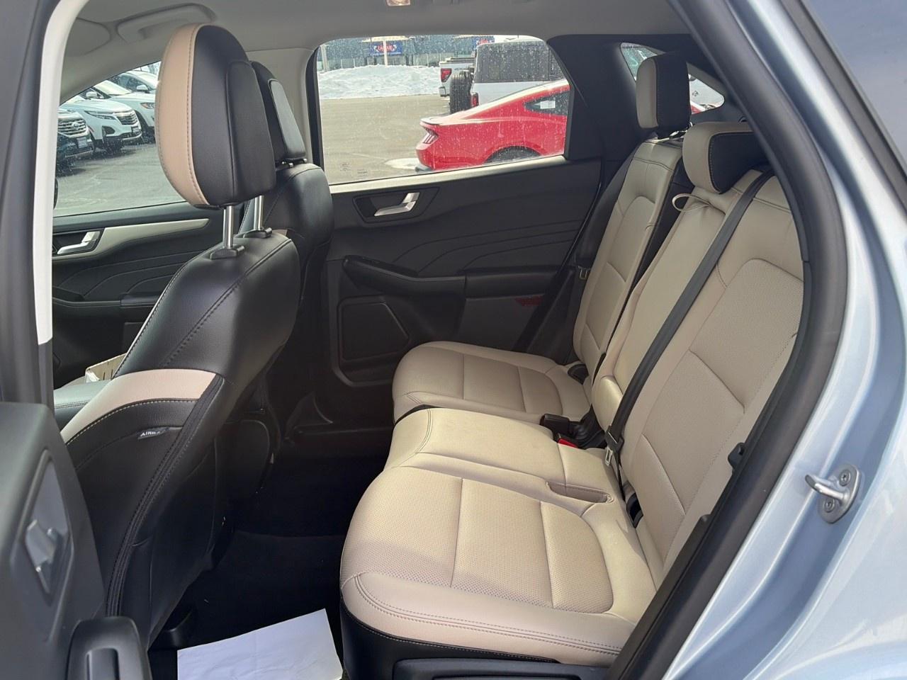 2022 Ford Escape SEL Hybrid AWD Photo