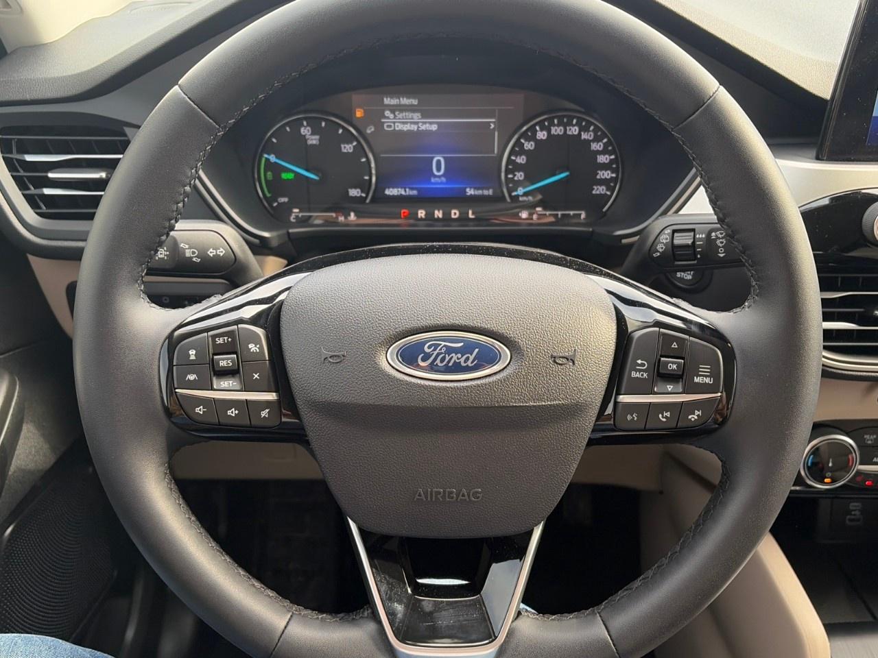 2022 Ford Escape SEL Hybrid AWD Photo