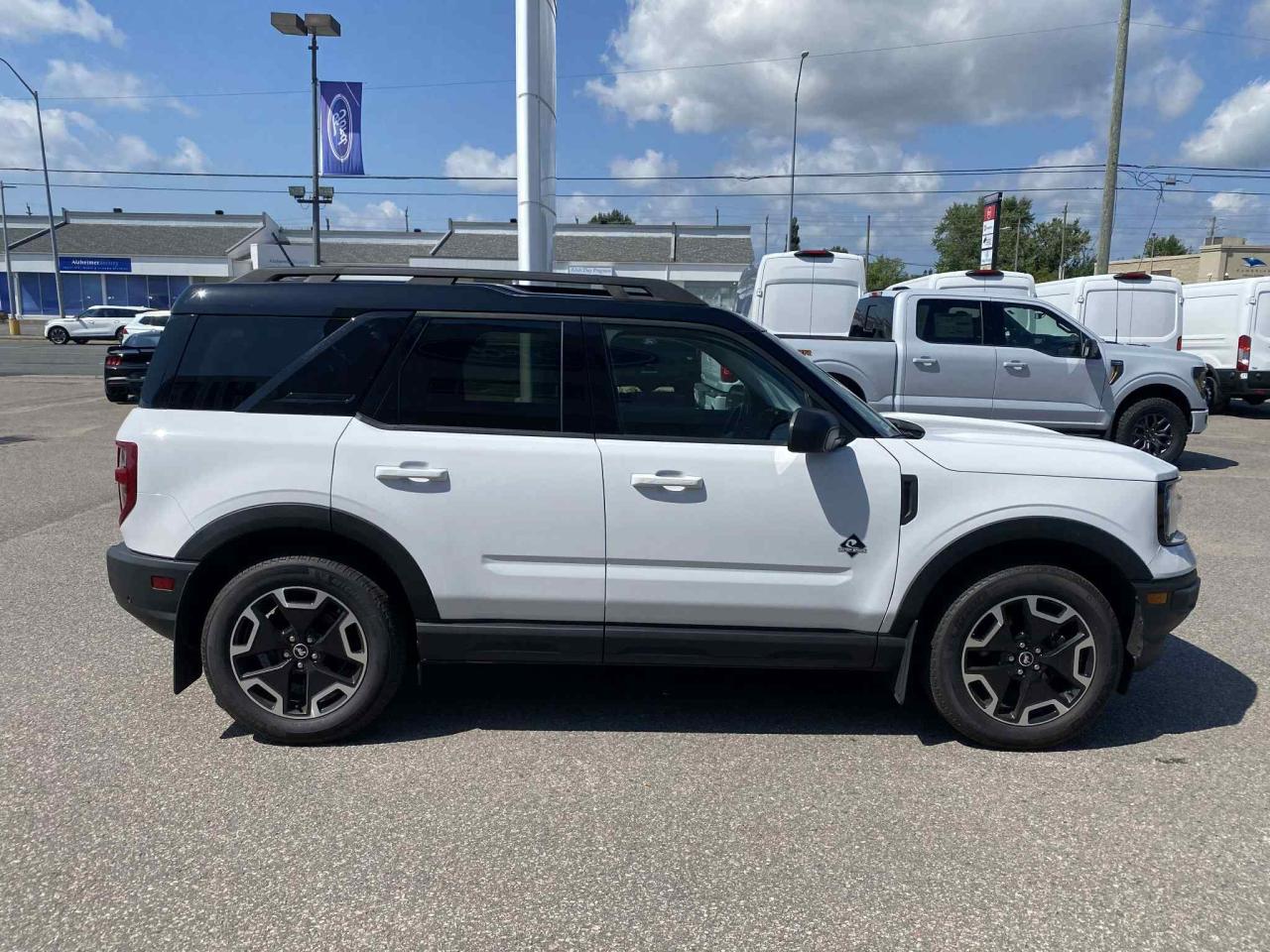 2023 Ford Bronco Sport Outer Banks 1.5L ECOBOOST | TECH PKG Photo