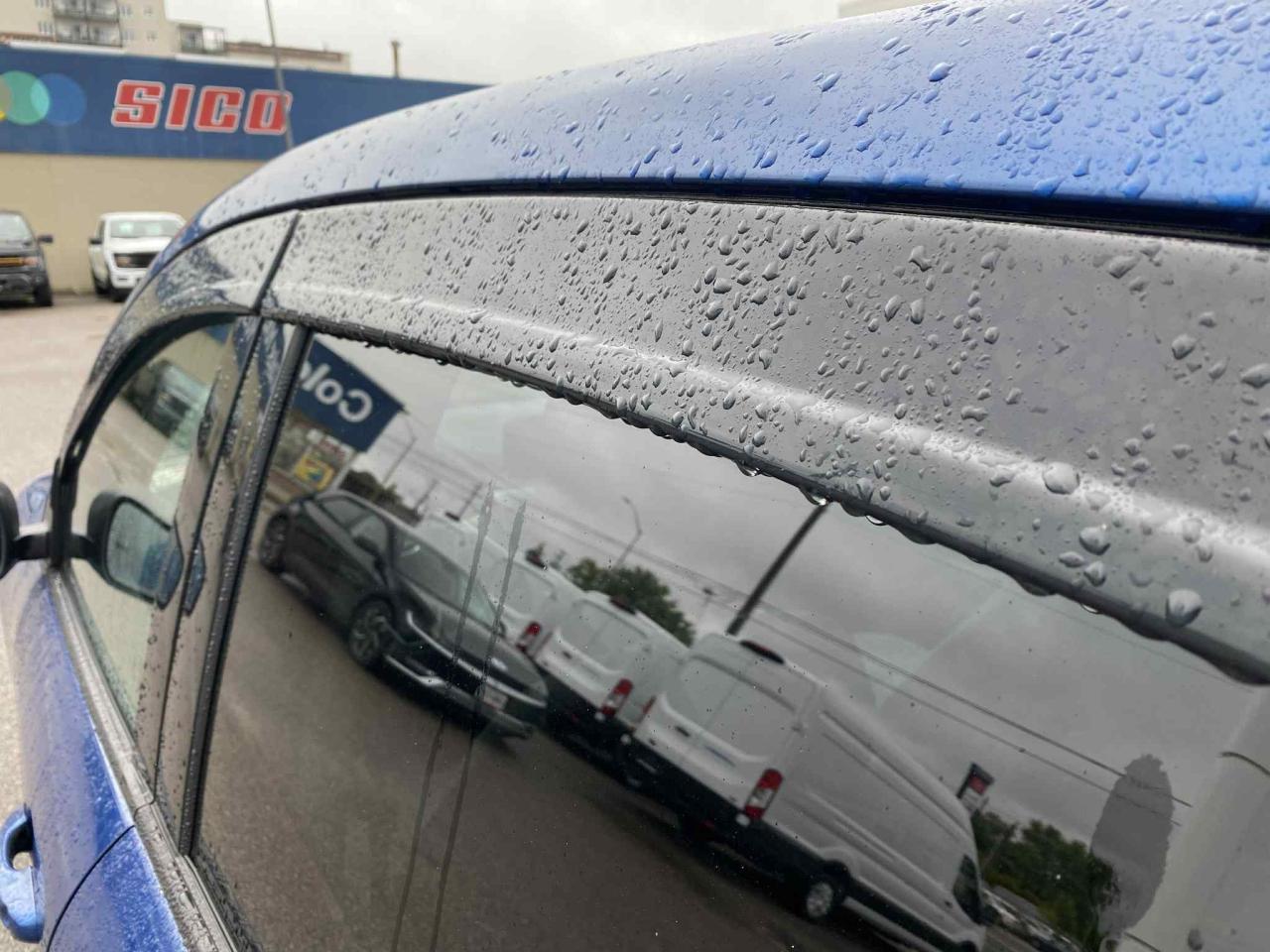 2022 Ford Escape SE Hybrid 2.5L HYBRID | COLD WEATHER PKG Photo