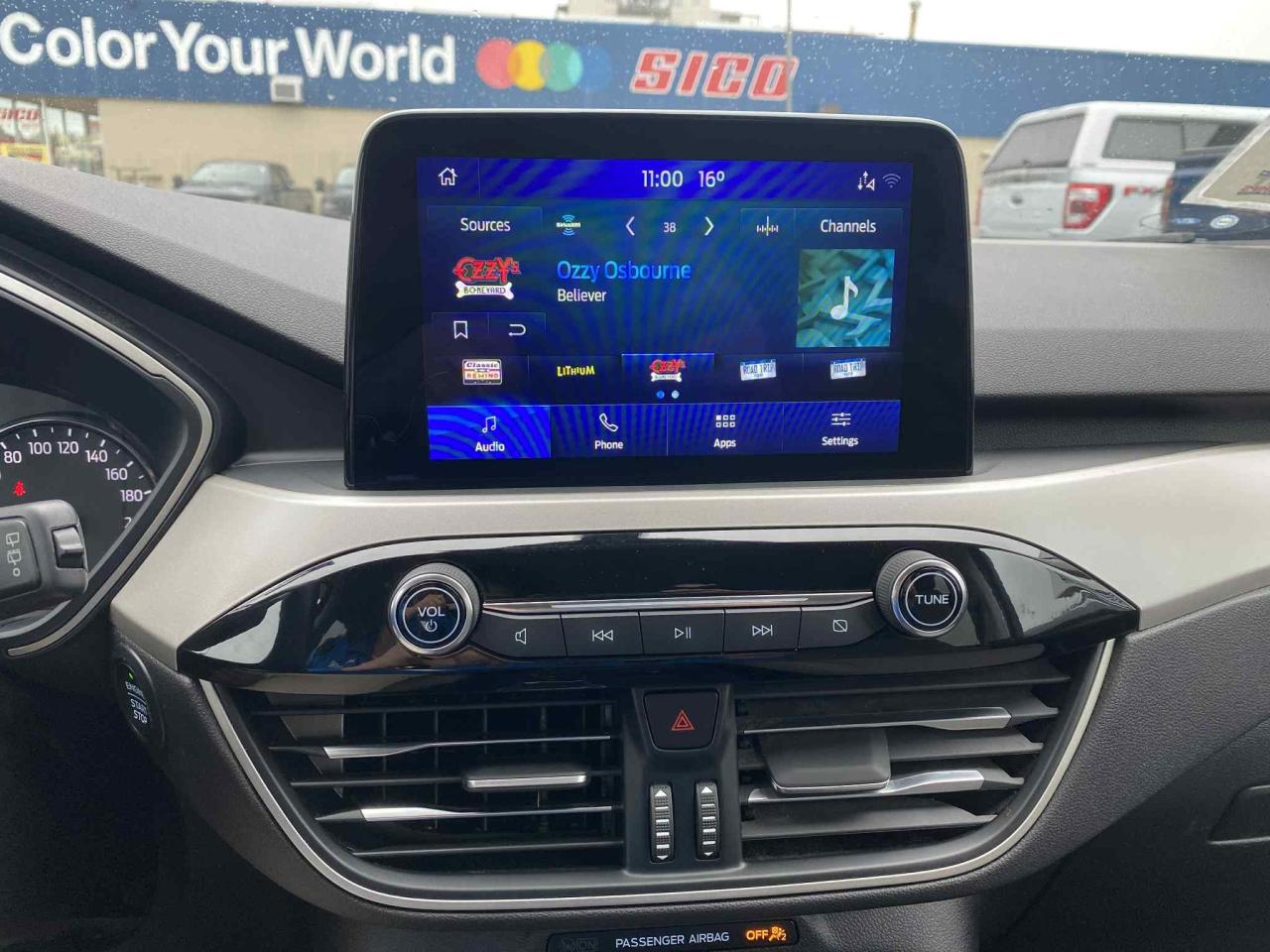 2022 Ford Escape SE Hybrid 2.5L HYBRID | COLD WEATHER PKG Photo