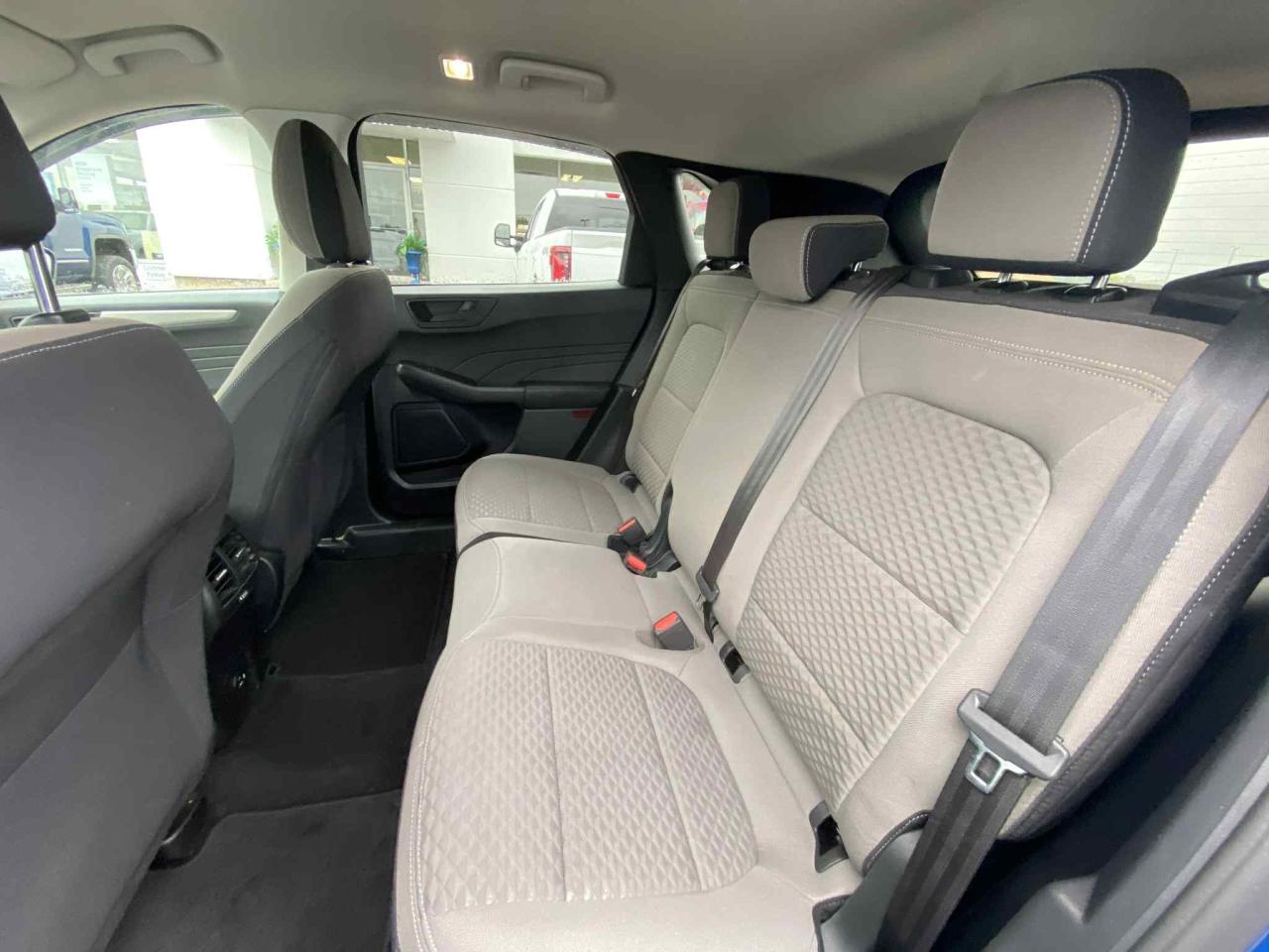 2022 Ford Escape SE Hybrid 2.5L HYBRID | COLD WEATHER PKG Photo