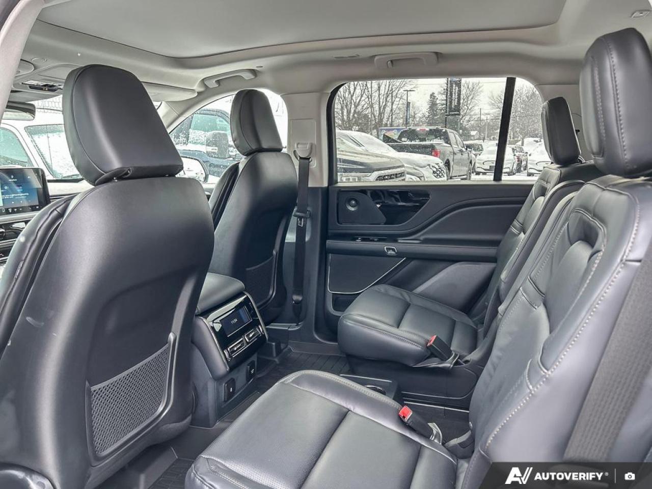 2026 Lincoln Aviator Reserve EQUIP GROUP 200A | PRISTINE WHITE MET 3C | PREM LTHR SURFACES ONYX | TWIN-TURBOCHARGED 3.0L | 10-SPEED A/T | FLOOR LINERS, FRONT & 2ND ROW Photo