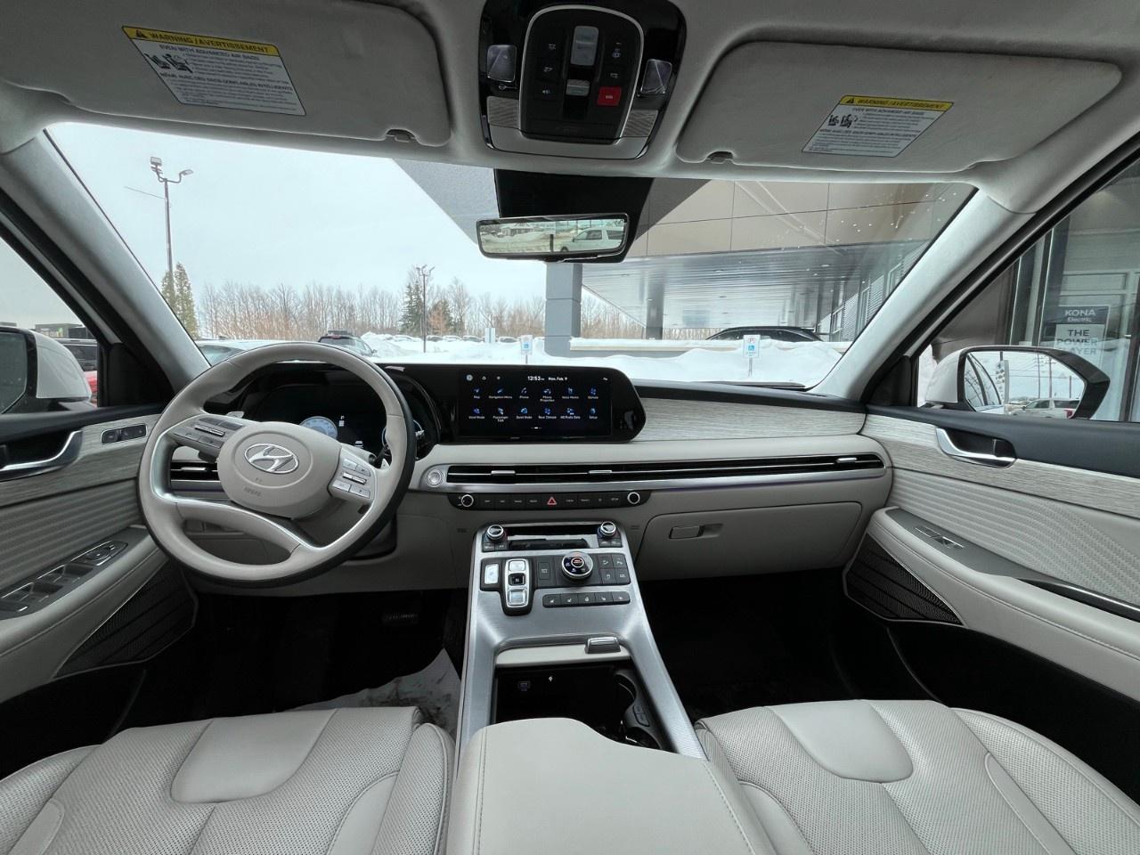 2024 Hyundai PALISADE Ultimate Calligraphy 7-Passenger AWD Photo