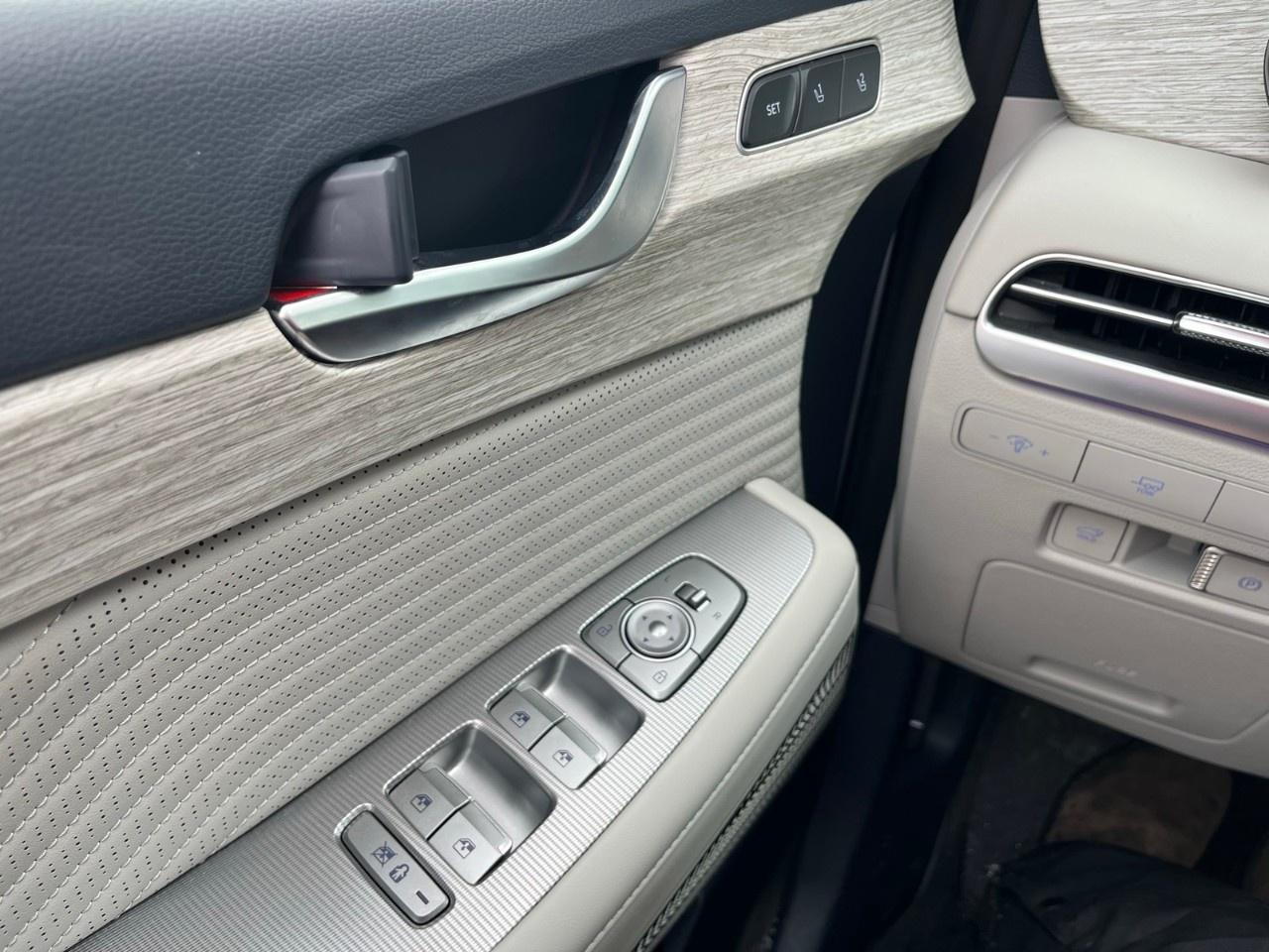 2024 Hyundai PALISADE Ultimate Calligraphy 7-Passenger AWD Photo