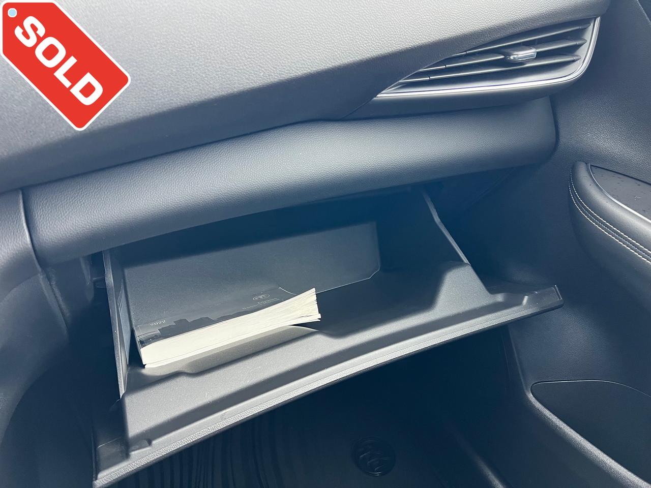 2022 Buick Envision One Owner | Preferred | Convince Package | 18" Wheels Photo