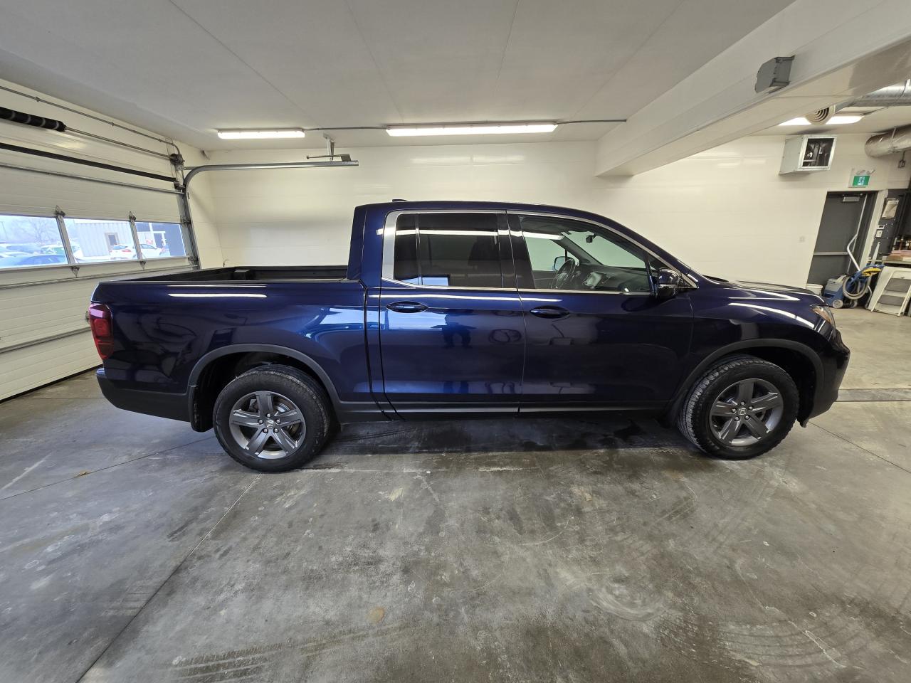 2022 Honda Ridgeline TOURING Photo2