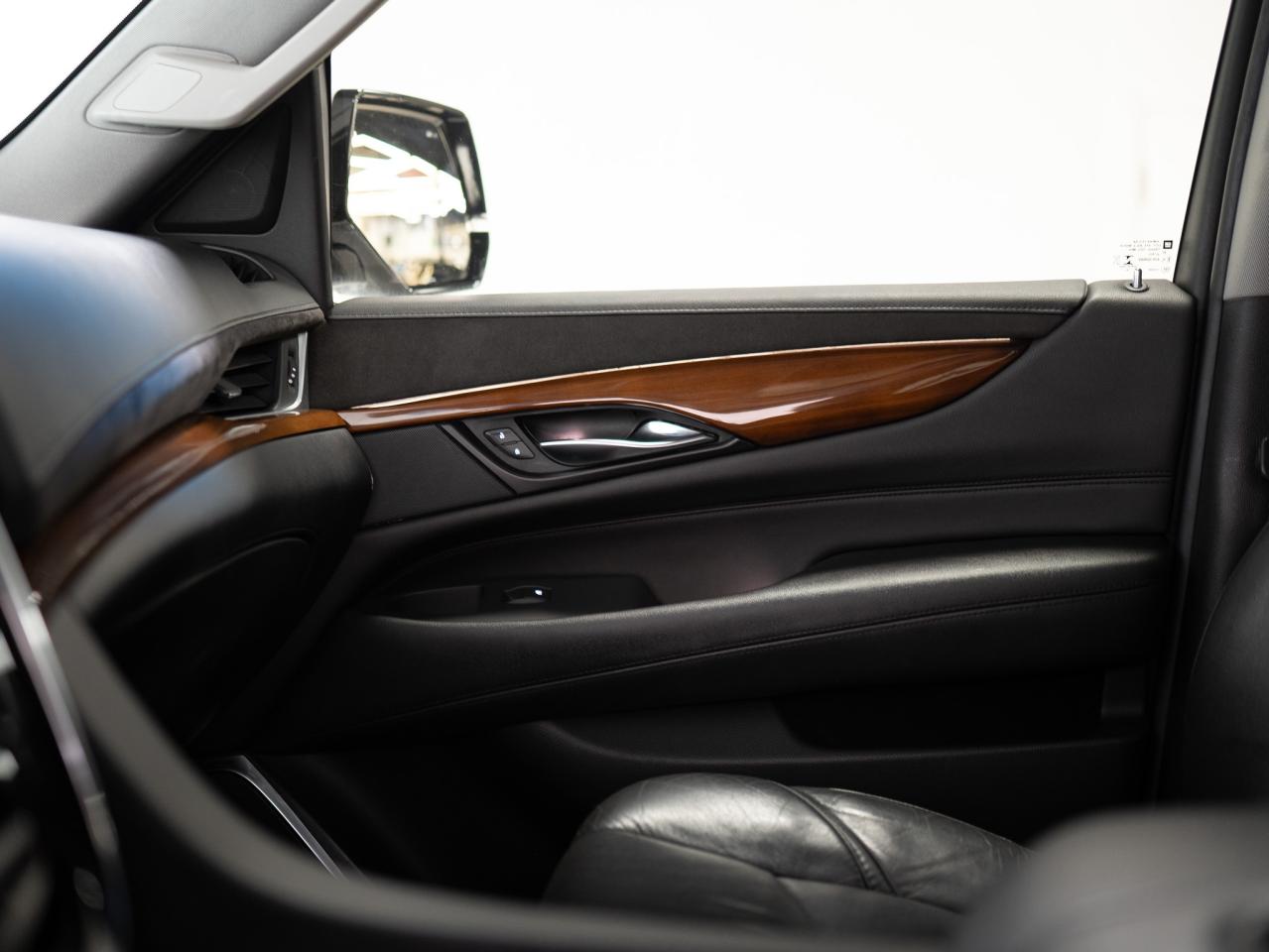 2019 Cadillac Escalade ESV PREMIUM LUXURY | ENTERTAINMENT PKG | 22 IN Photo