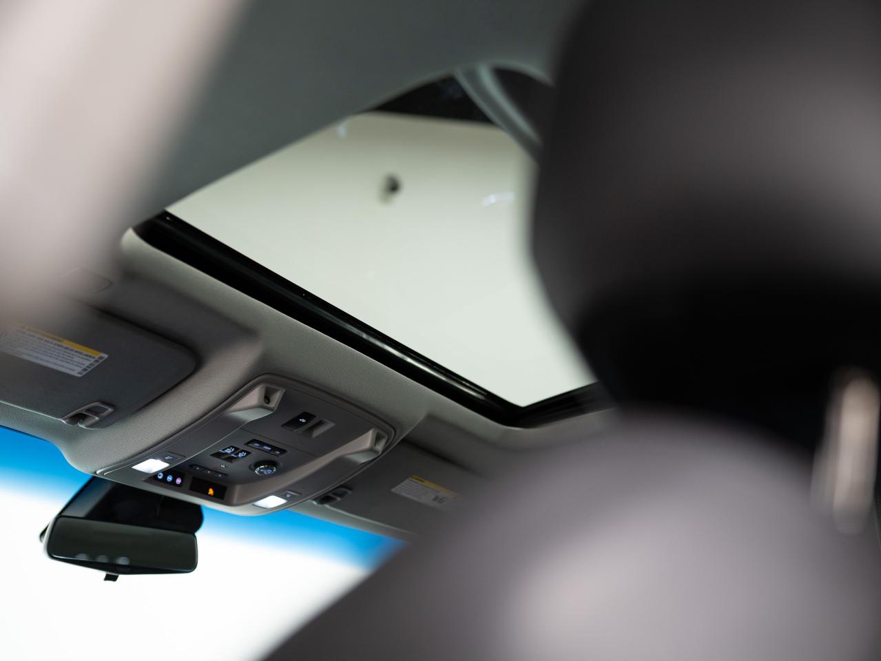 2019 Cadillac Escalade ESV PREMIUM LUXURY | ENTERTAINMENT PKG | 22 IN Photo