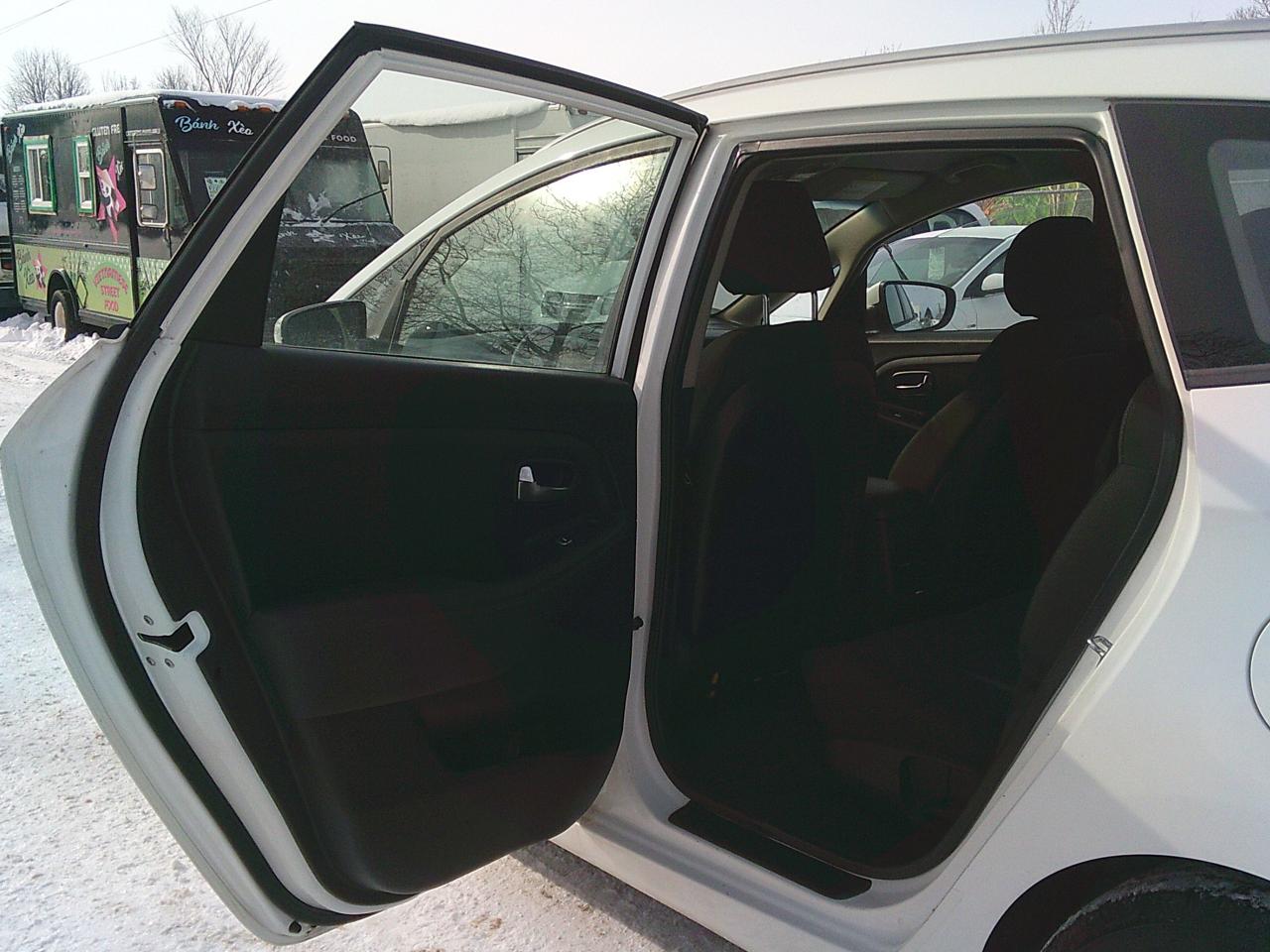 2016 Kia Rondo 4dr Wgn Auto LX Value Photo