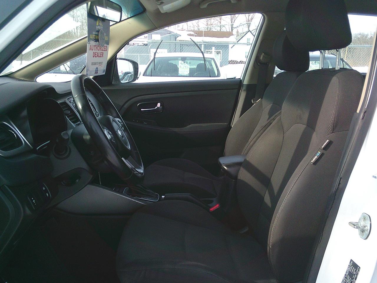 2016 Kia Rondo 4dr Wgn Auto LX Value Photo