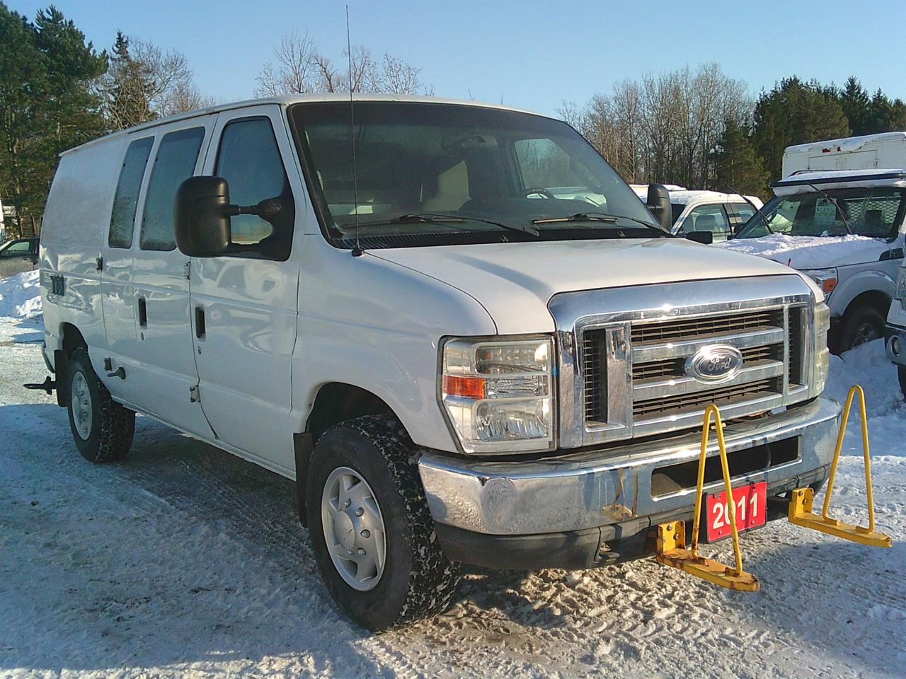 2011 Ford Econoline E-350 Super Duty Commercial Photo
