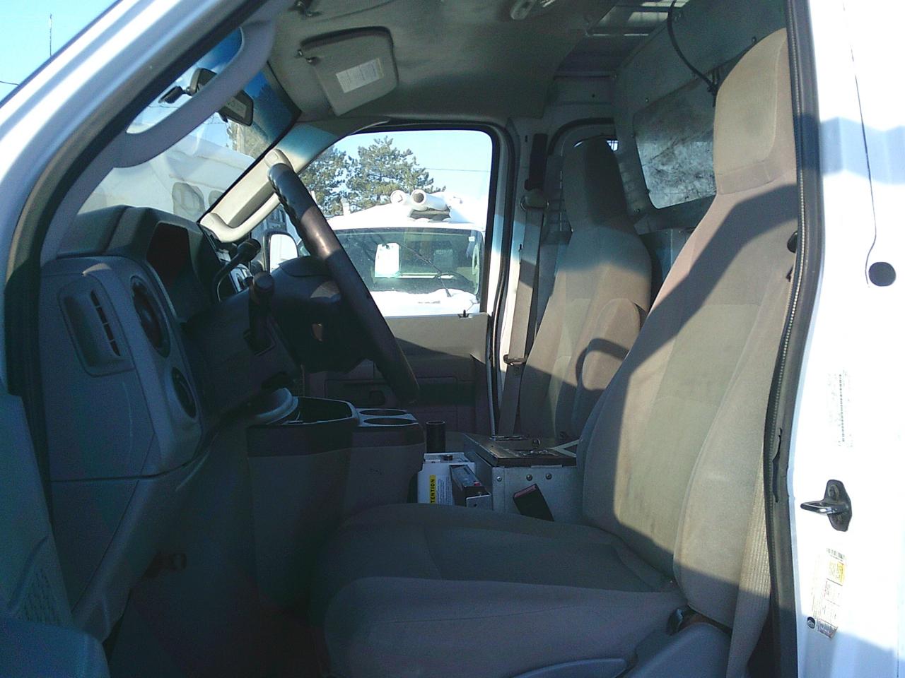 2011 Ford Econoline E-350 Super Duty Commercial Photo