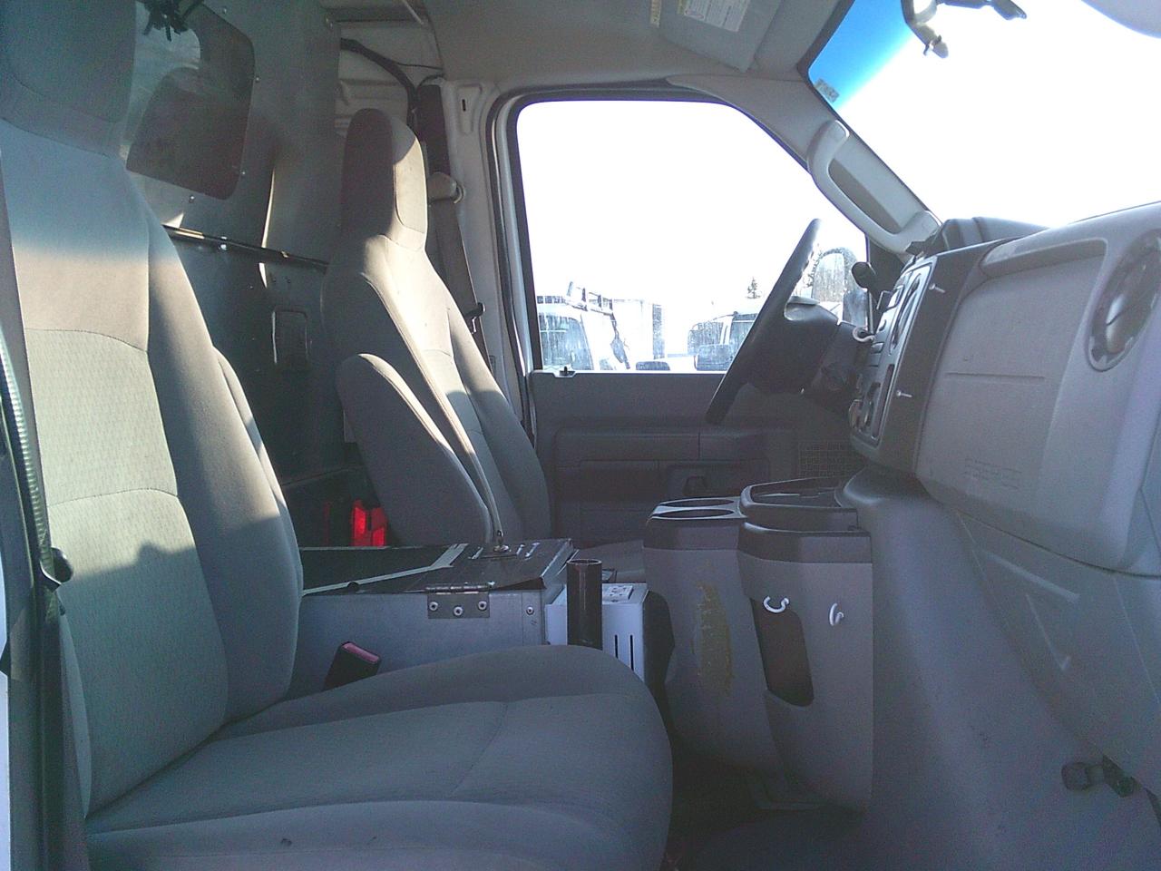 2011 Ford Econoline E-350 Super Duty Commercial Photo