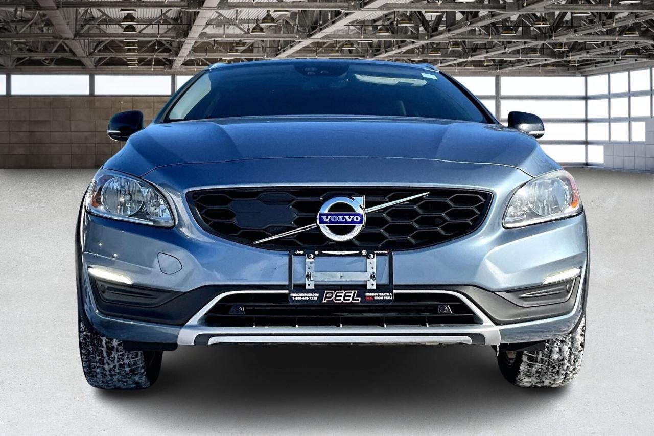 2017 Volvo V60 Cross Country T5 Premier | Heated Leather | Sunroof | AWD Photo