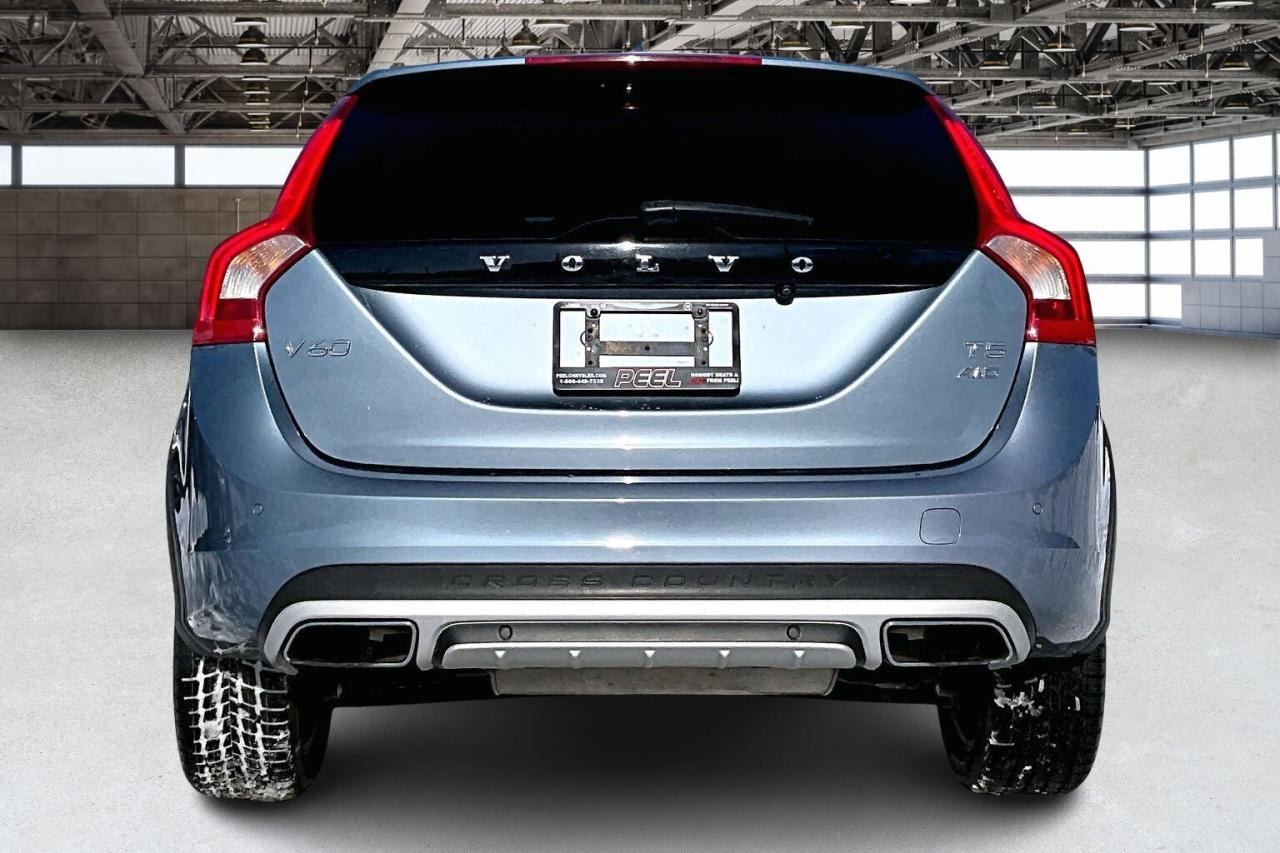 2017 Volvo V60 Cross Country T5 Premier | Heated Leather | Sunroof | AWD Photo
