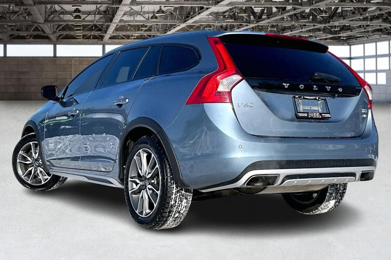 2017 Volvo V60 Cross Country T5 Premier | Heated Leather | Sunroof | AWD Photo