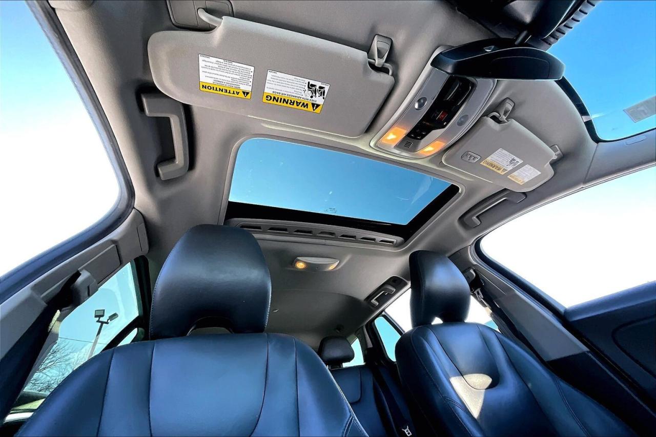 2017 Volvo V60 Cross Country T5 Premier | Heated Leather | Sunroof | AWD Photo